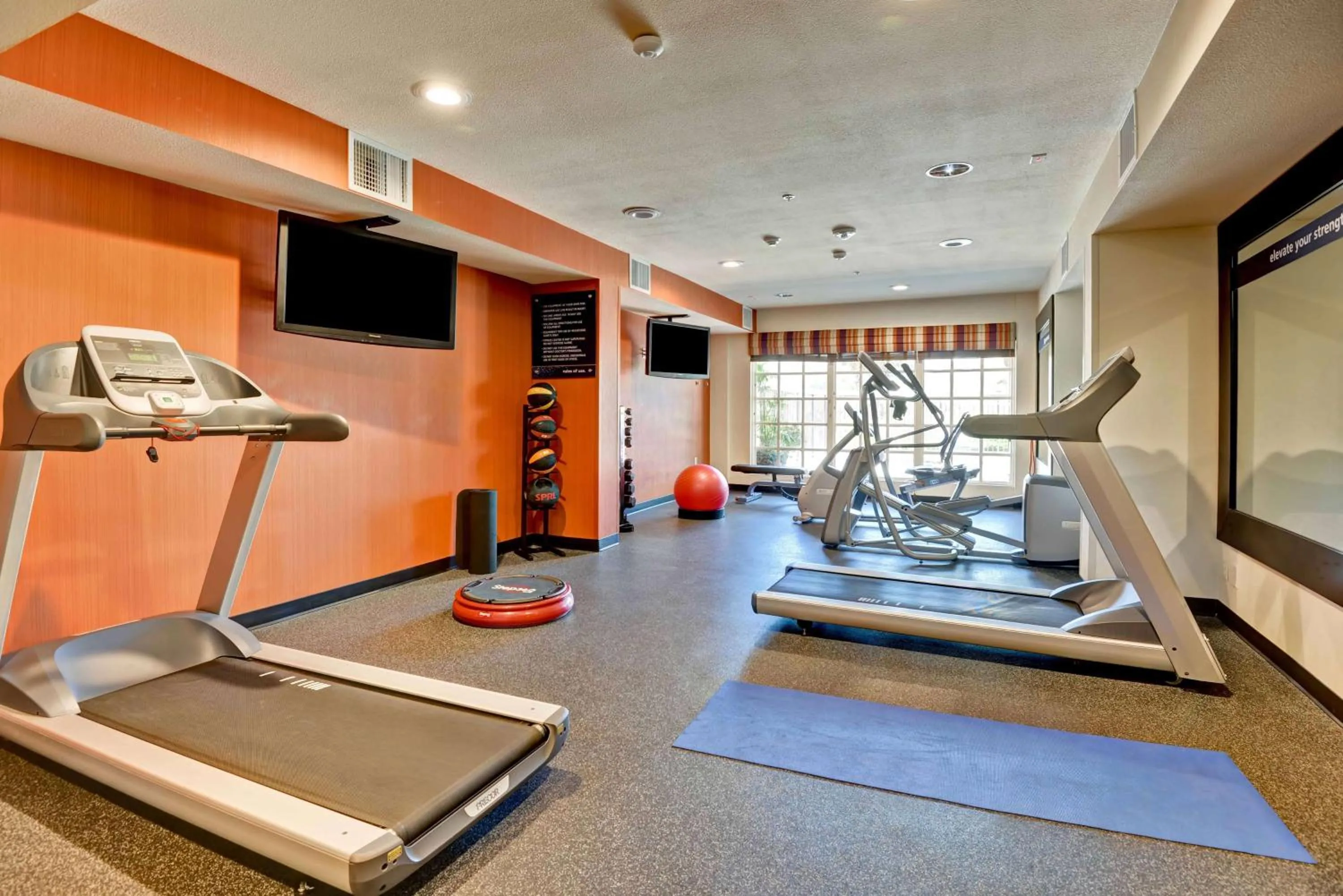Fitness centre/facilities in Hampton Inn & Suites San Clemente