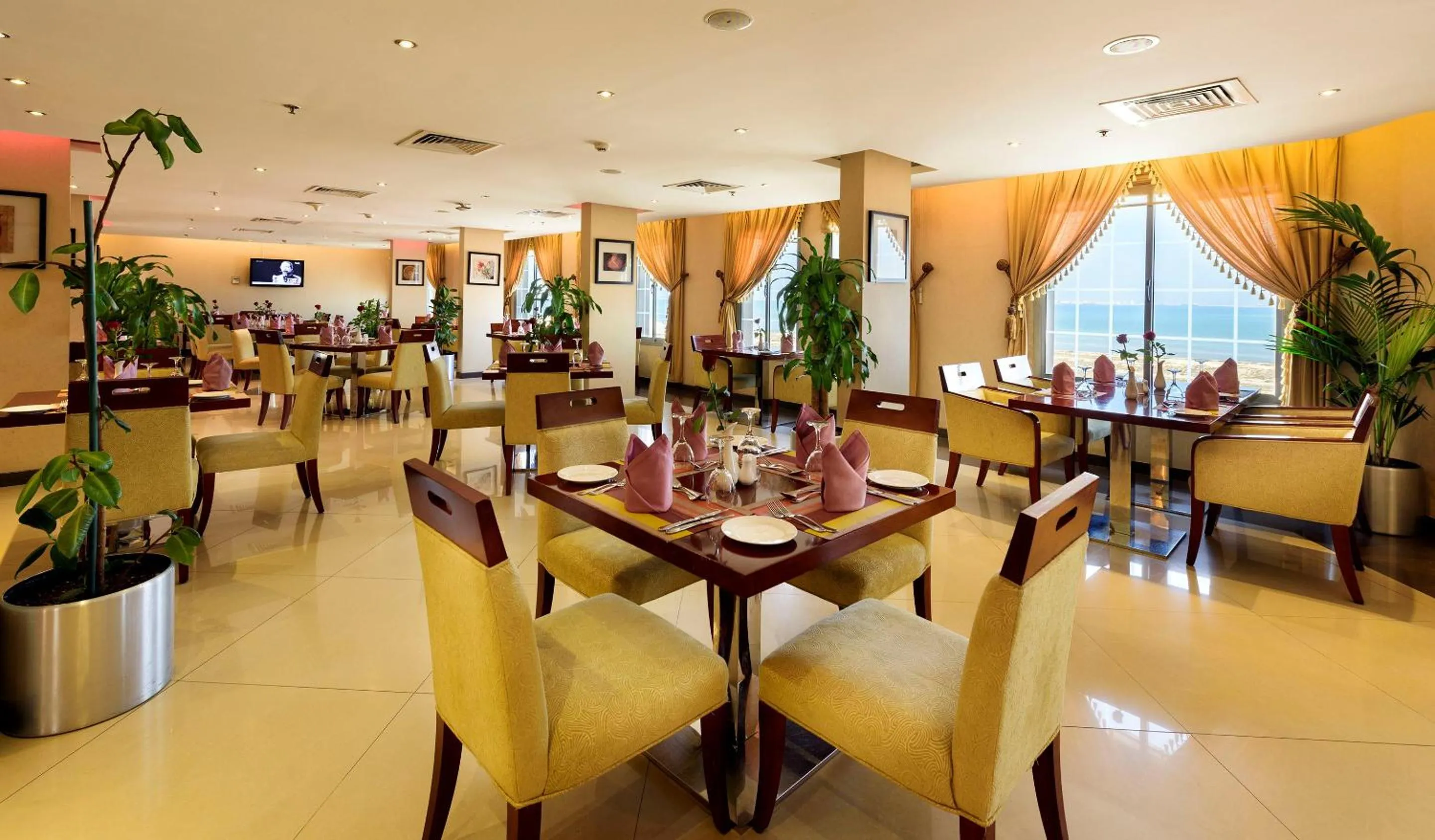 Restaurant/places to eat in Coral Jubail Hotel