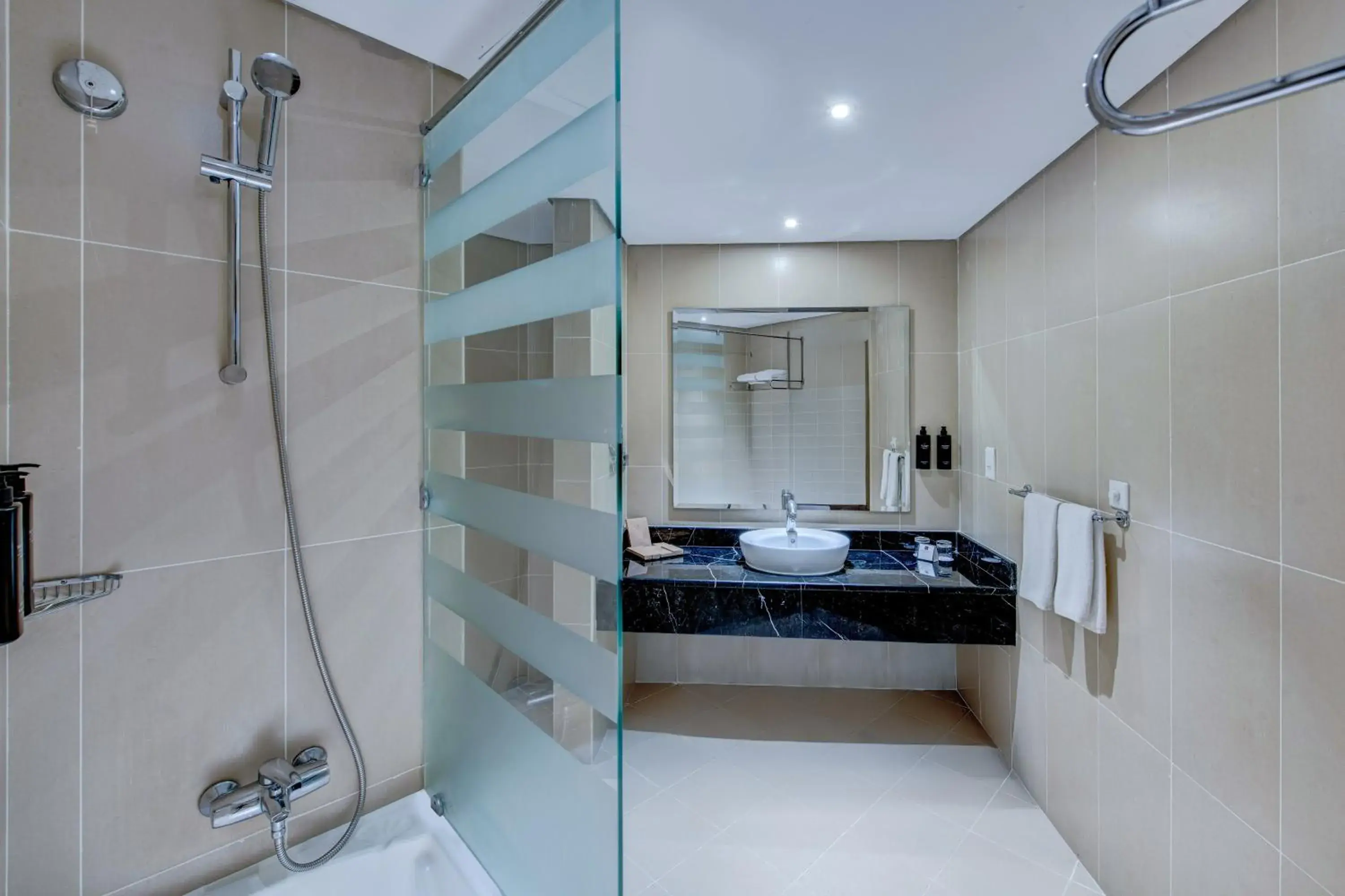 Executive Room with Queen Bed in Millennium Central Downtown - Dubai Executive Room with Queen Bed in Millennium Central Downtown - Dubai