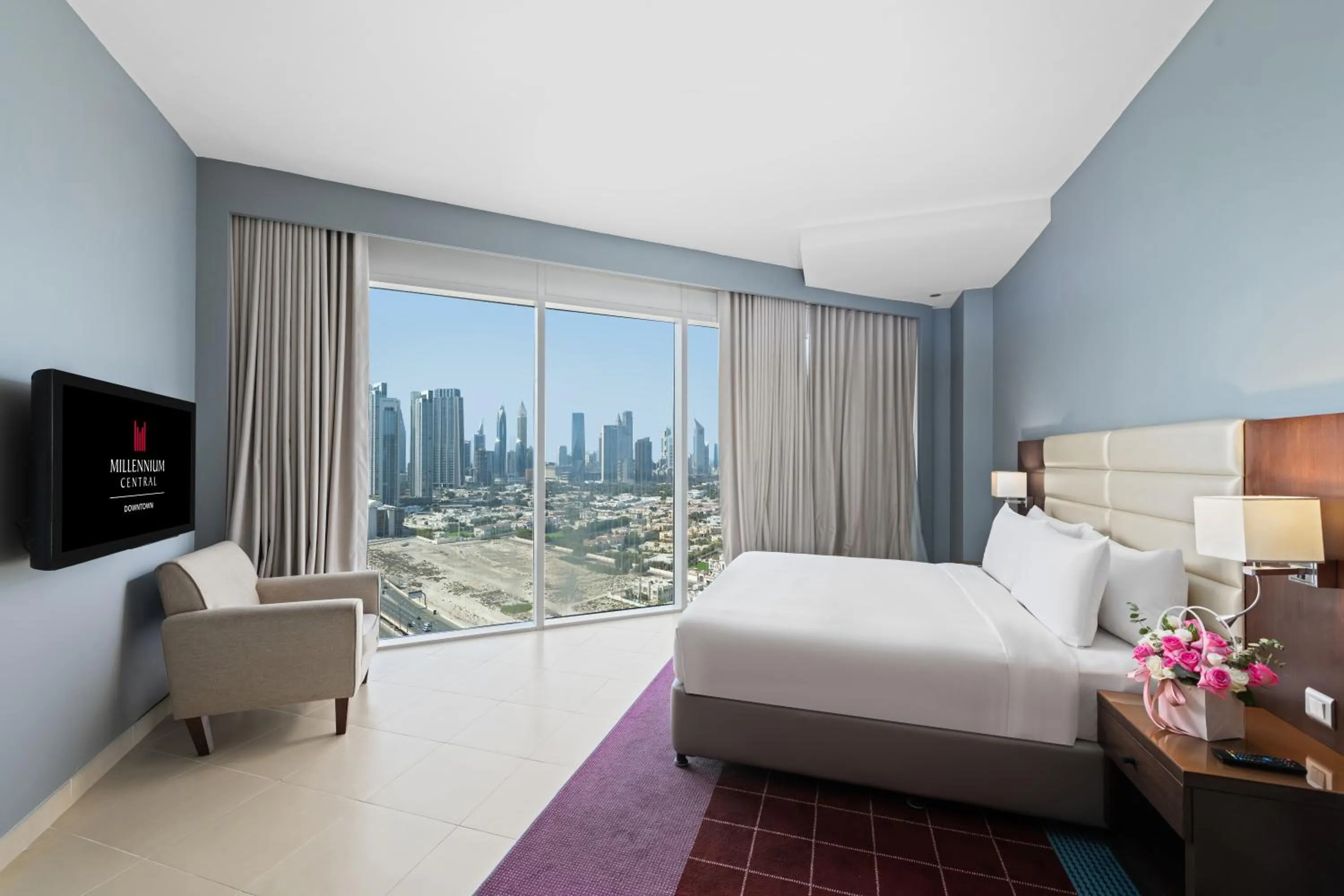 Bedroom, Bed in Millennium Central Downtown - Dubai