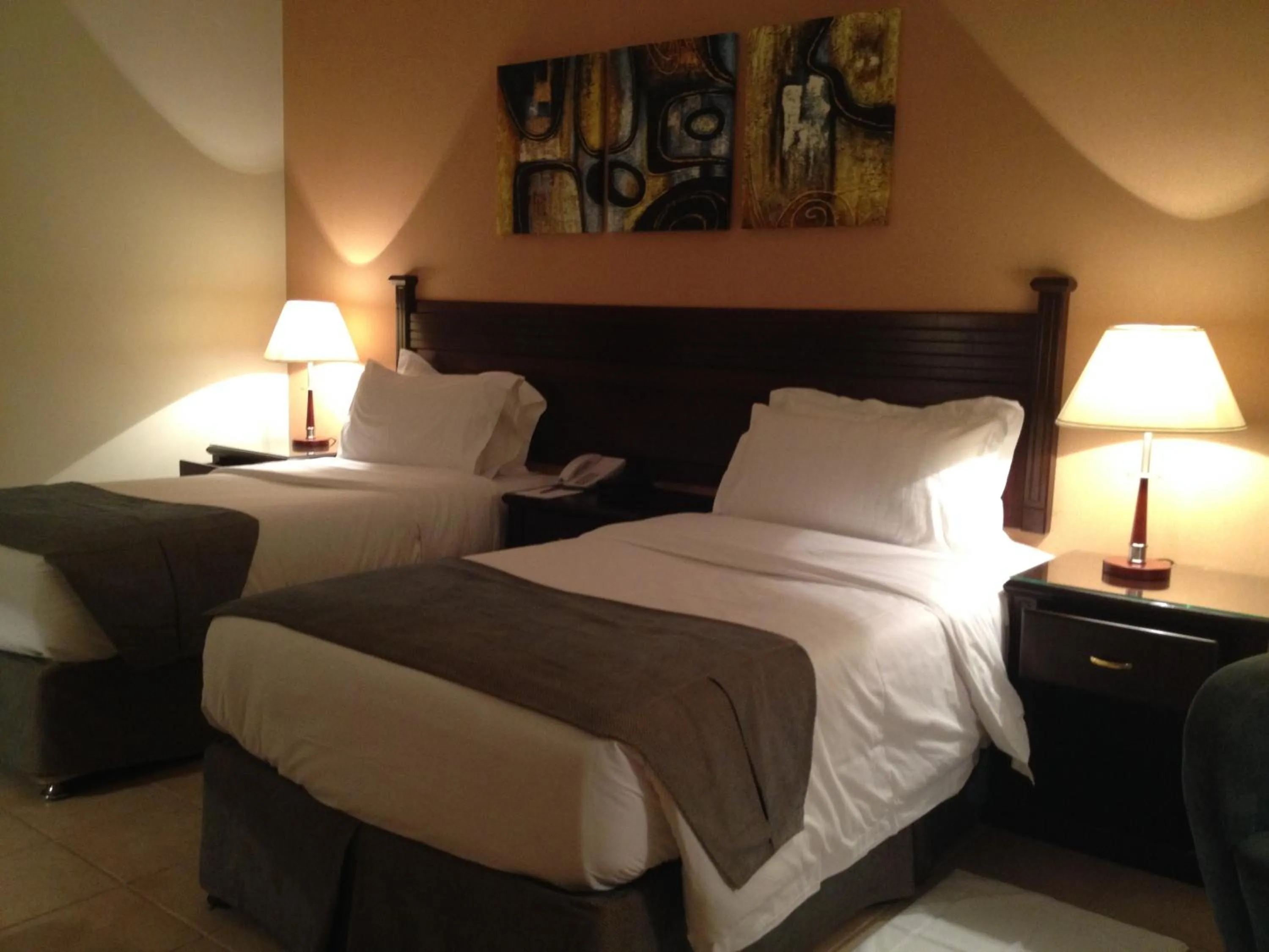 Bedroom, Bed in Executives Hotel - Azizia