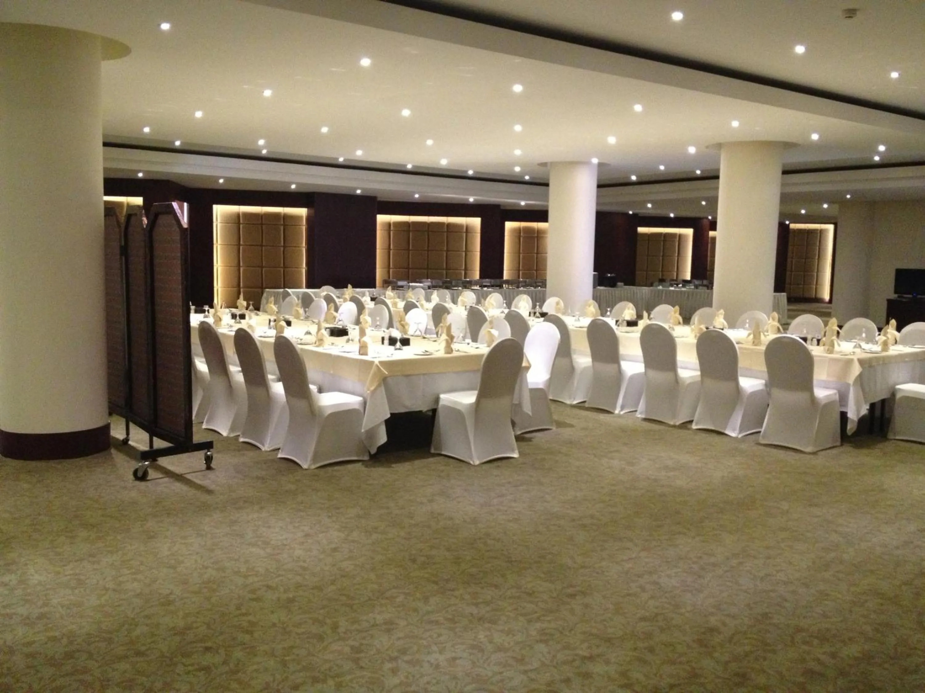 Banquet/Function facilities in Executives Hotel - Azizia