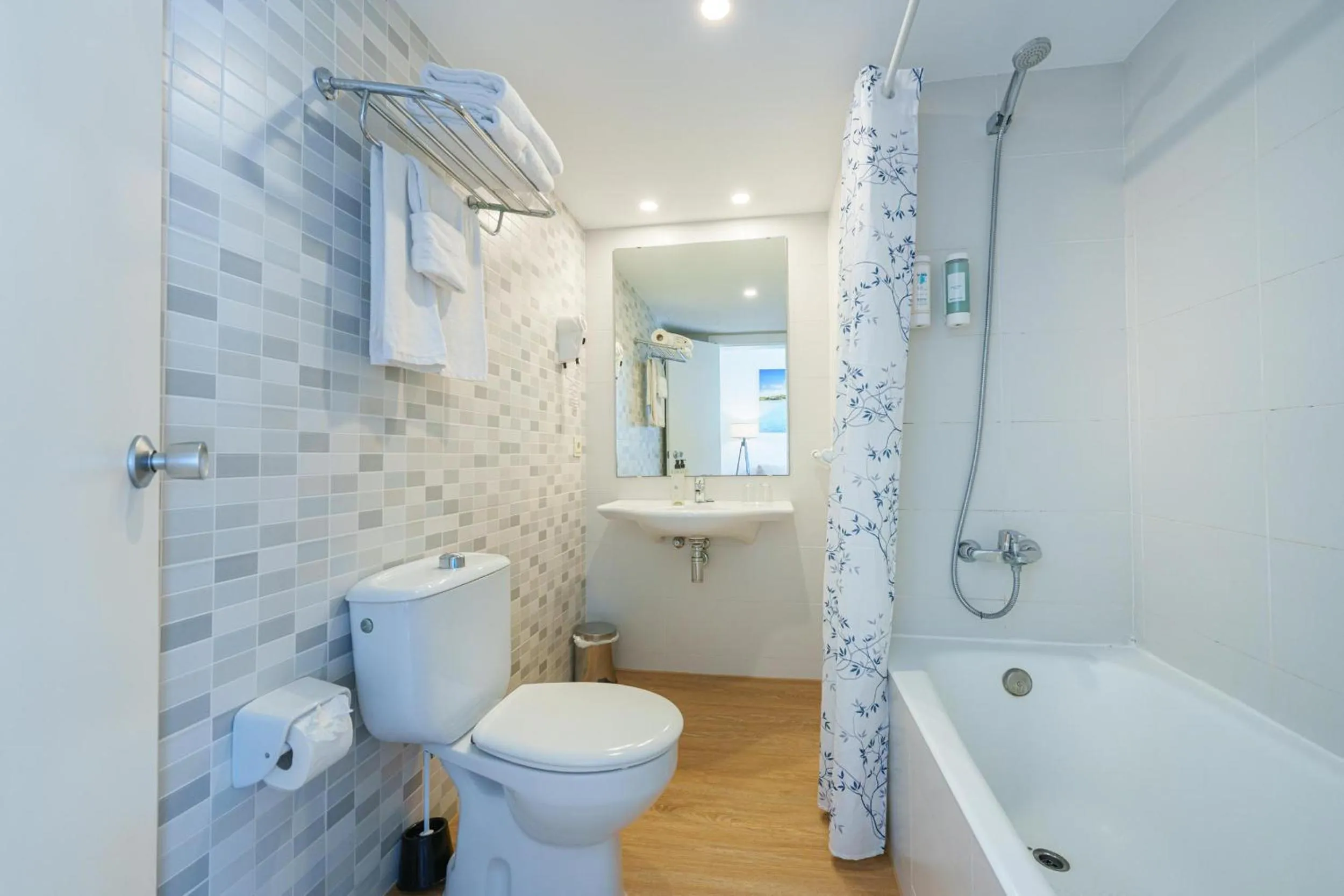 Bathroom in Apartamentos Ferrer Lime Playa de Alcudia