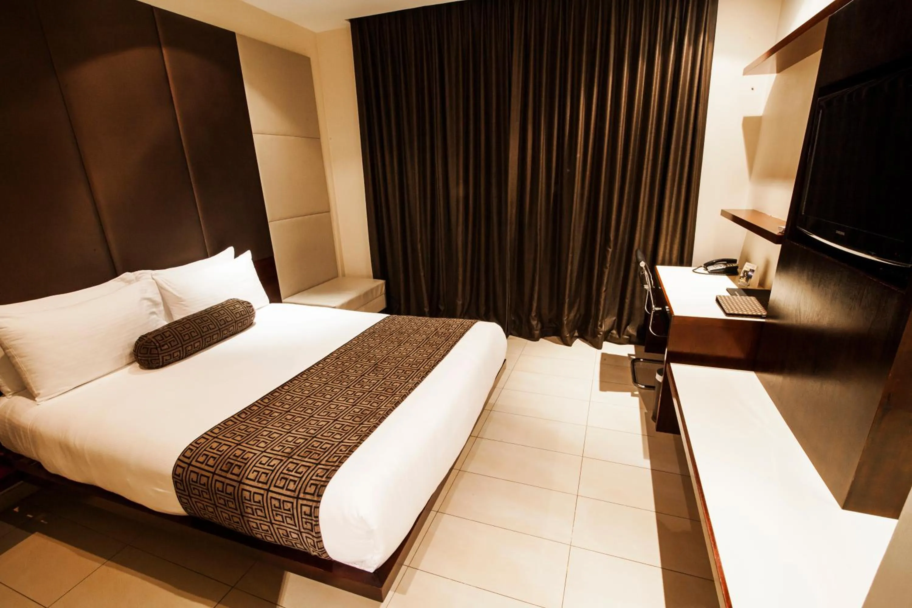 Photo of the whole room, Bed in Lamana Hotel