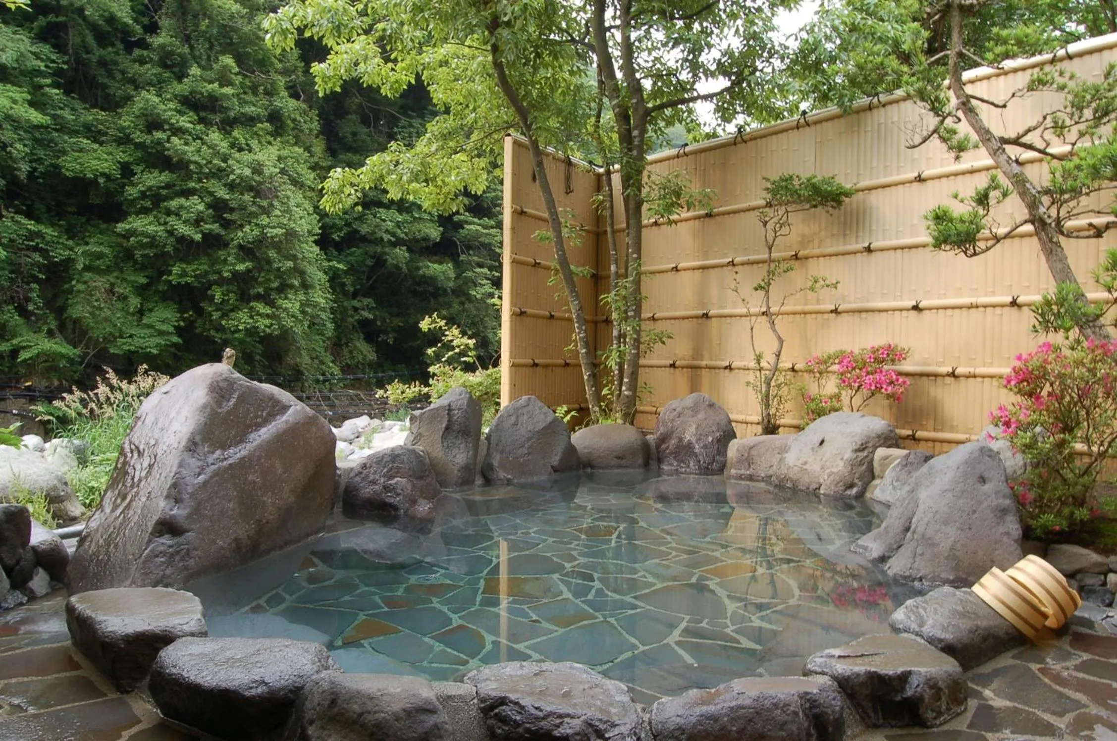 Hot Spring Bath in Ryokan Kijitei Hoeiso