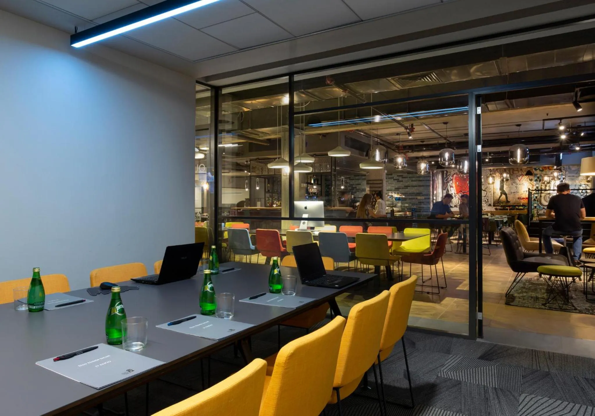 Meeting/conference room in Link Hotel & Hub By Dan Hotels