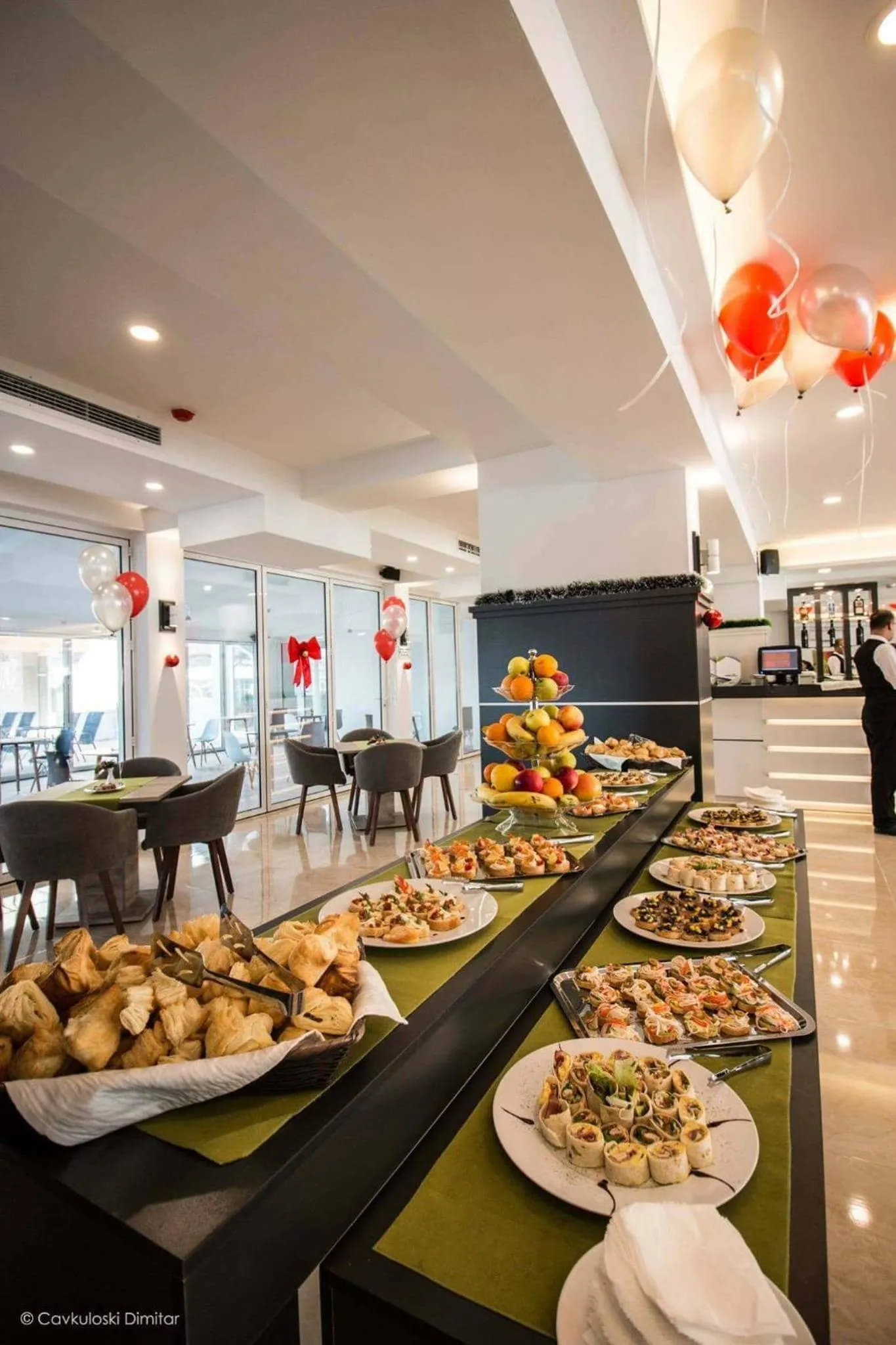 Restaurant/places to eat in Hotel Village