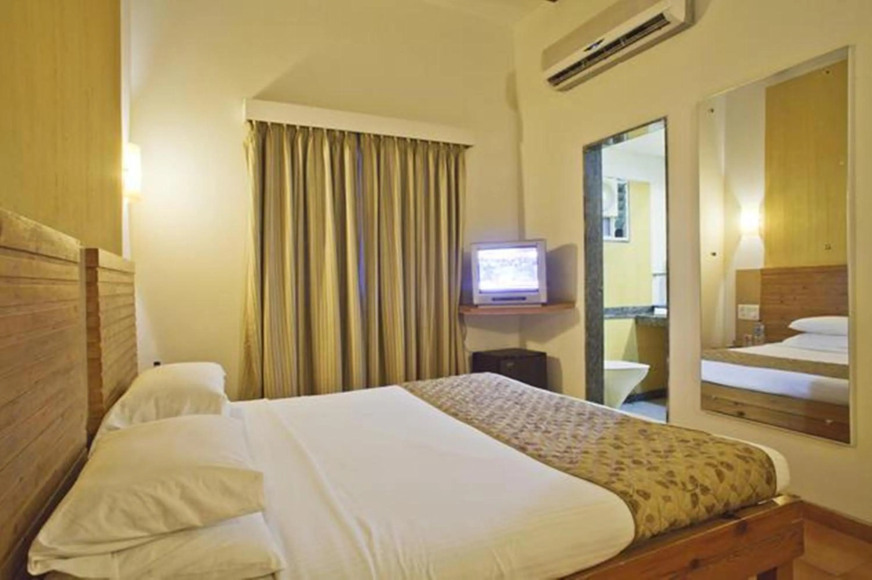 Photo of the whole room in Cambay Sapphire, Gandhinagar