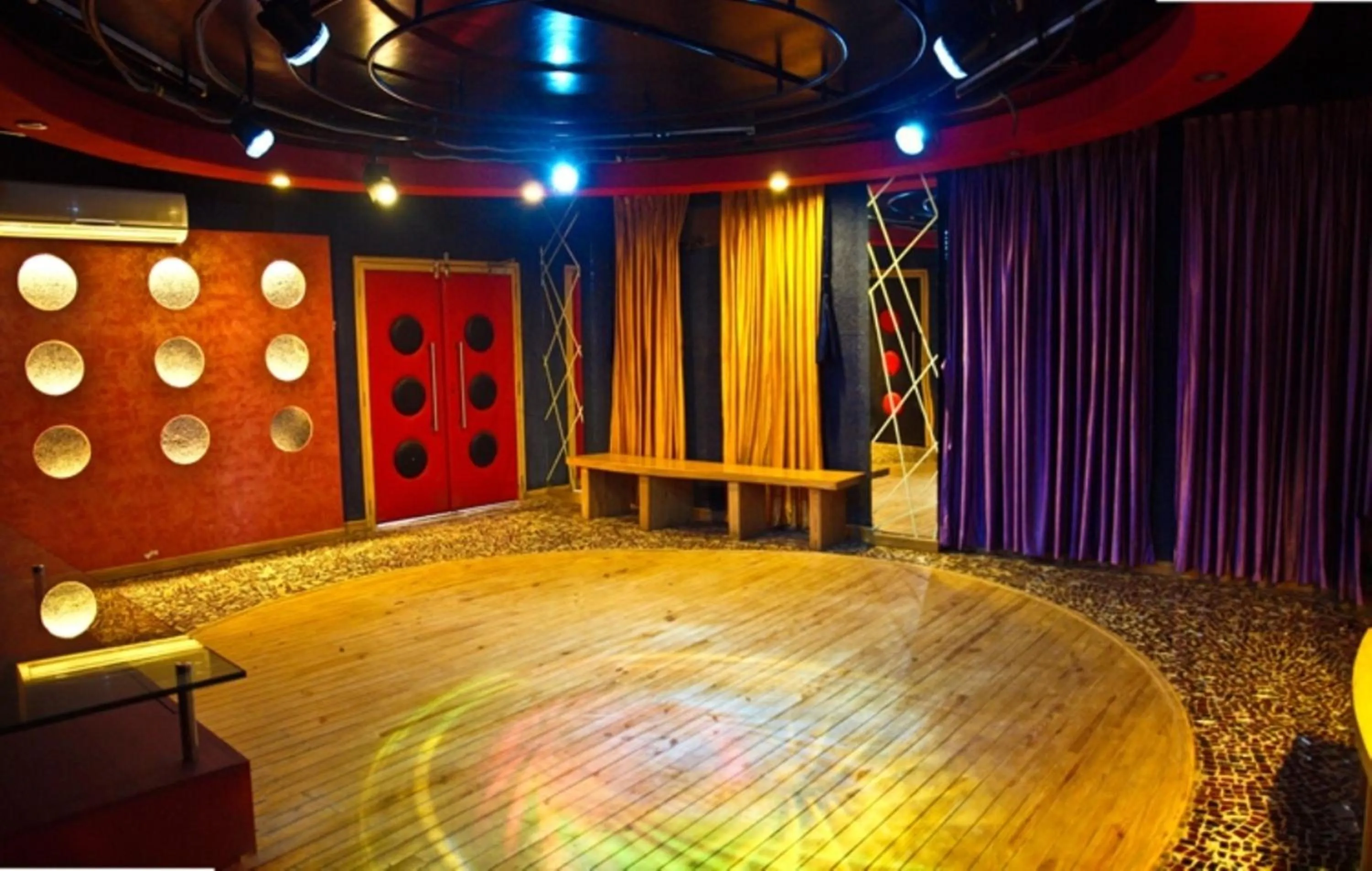 Nightclub / DJ in Cambay Sapphire, Gandhinagar