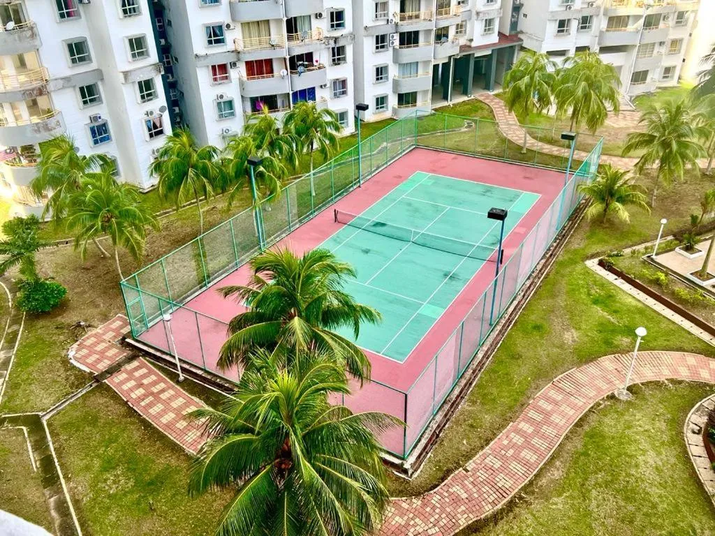 Tennis court in Maya Apartment Bay View Villas