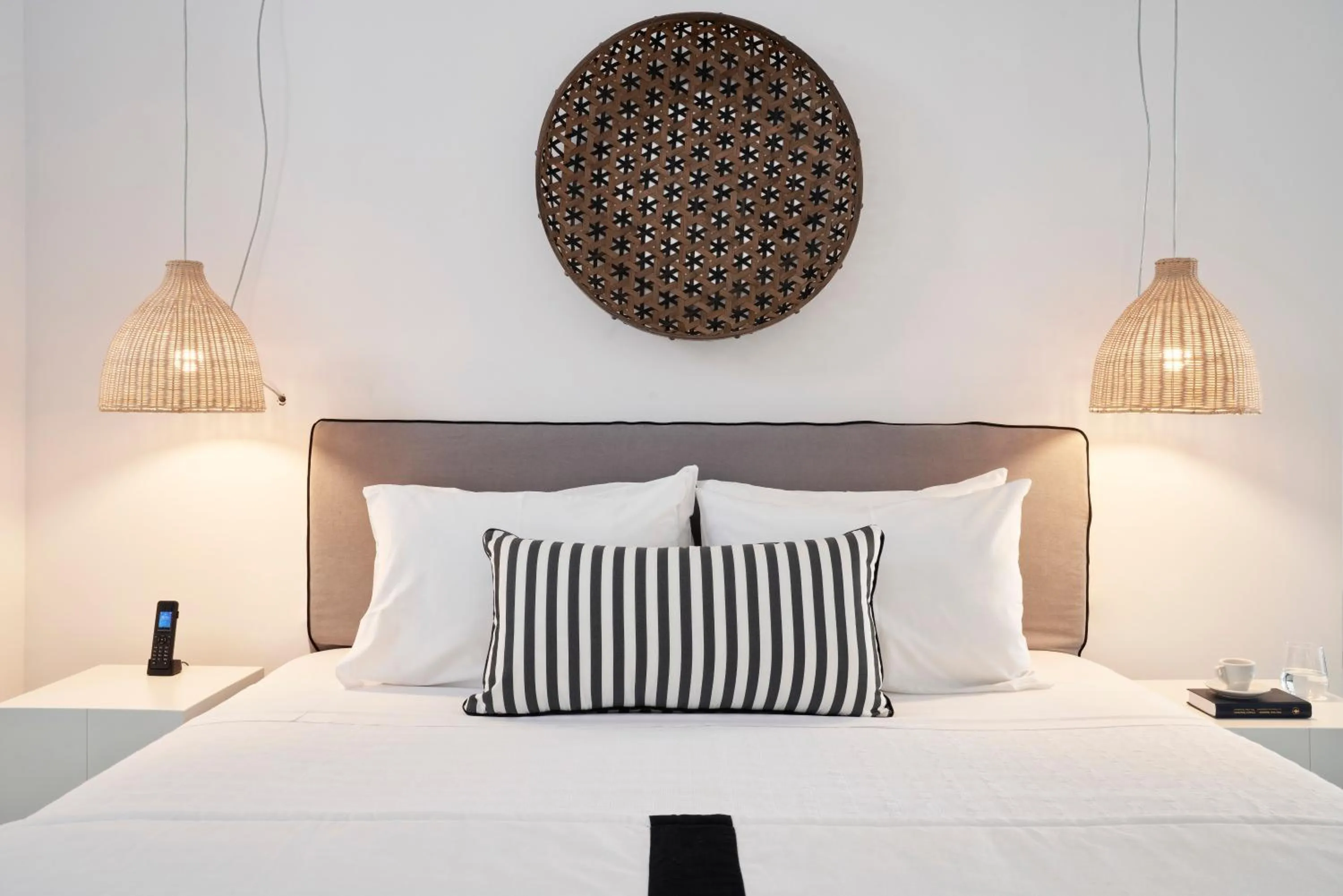 Deluxe Suite with Outdoor Jet Tub in Mr. and Mrs. White Tinos