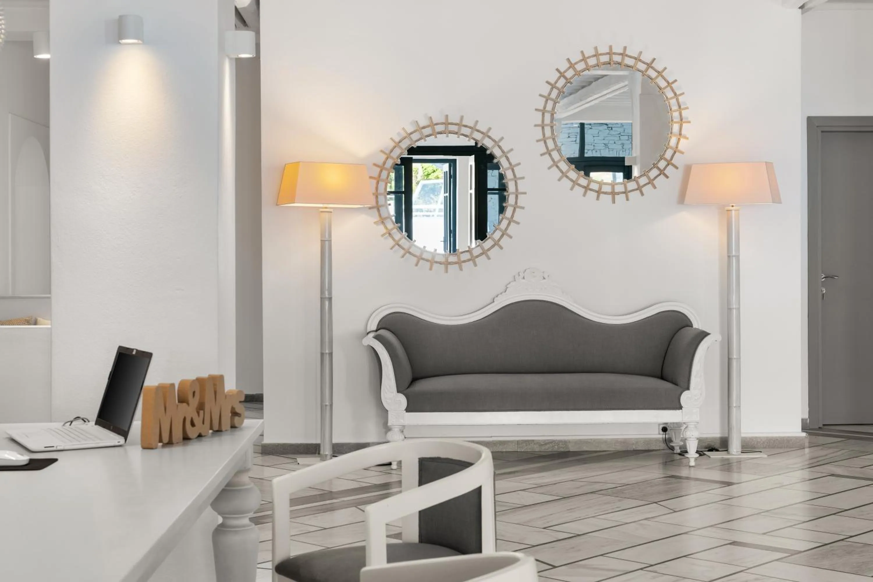 Lobby or reception in Mr. and Mrs. White Tinos