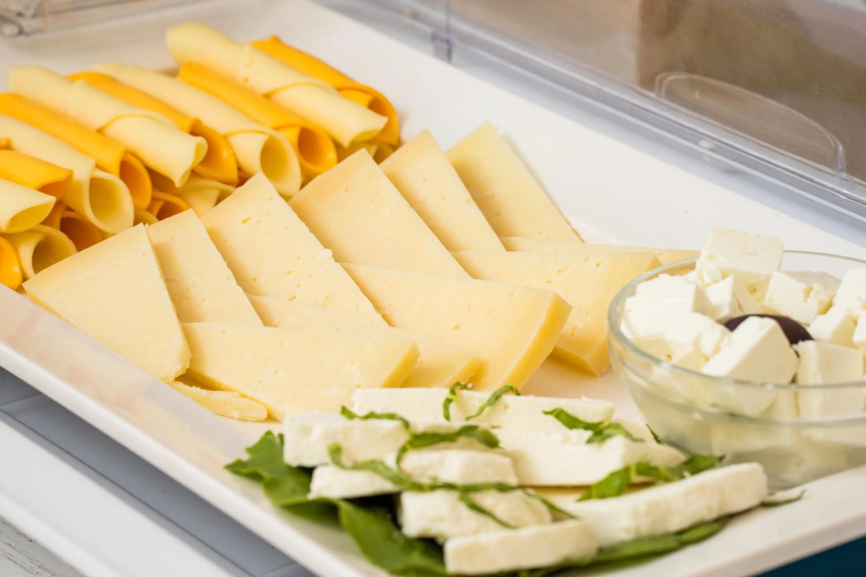 Breakfast in Mr. and Mrs. White Tinos