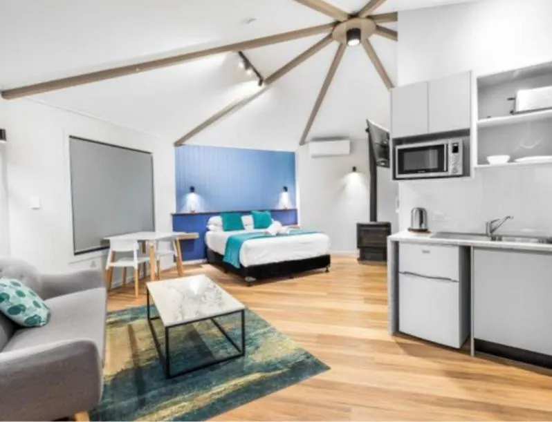 Photo of the whole room in Koala Cabins Sunshine Coast