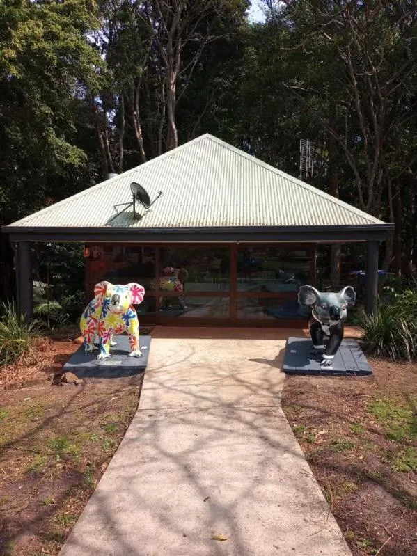 Property building in Koala Cabins Sunshine Coast