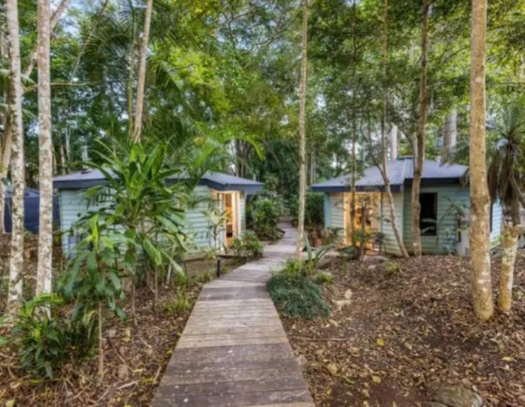 Property building in Koala Cabins Sunshine Coast