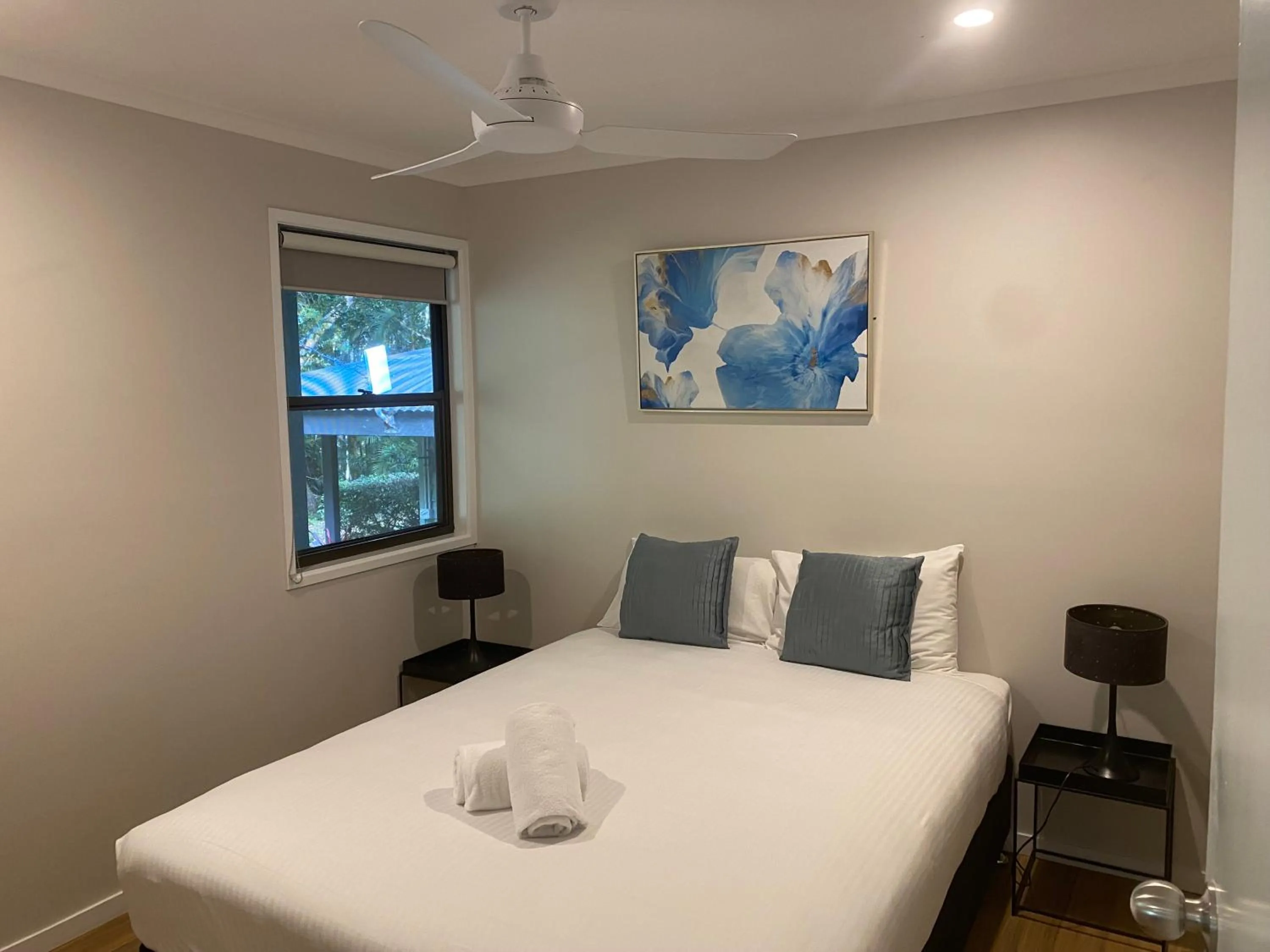 Bedroom, Bed in Koala Cabins Sunshine Coast