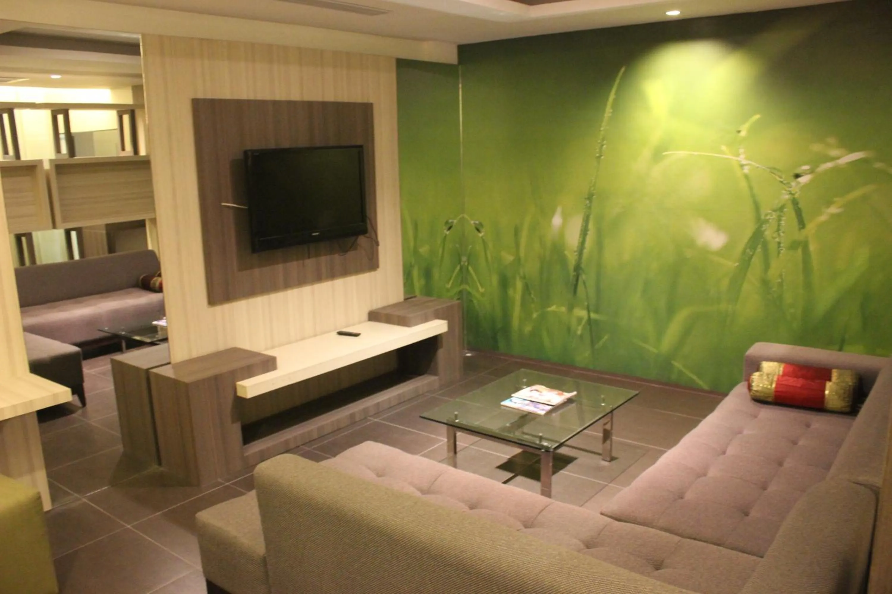 Communal lounge/ TV room in Mount Sea Resort