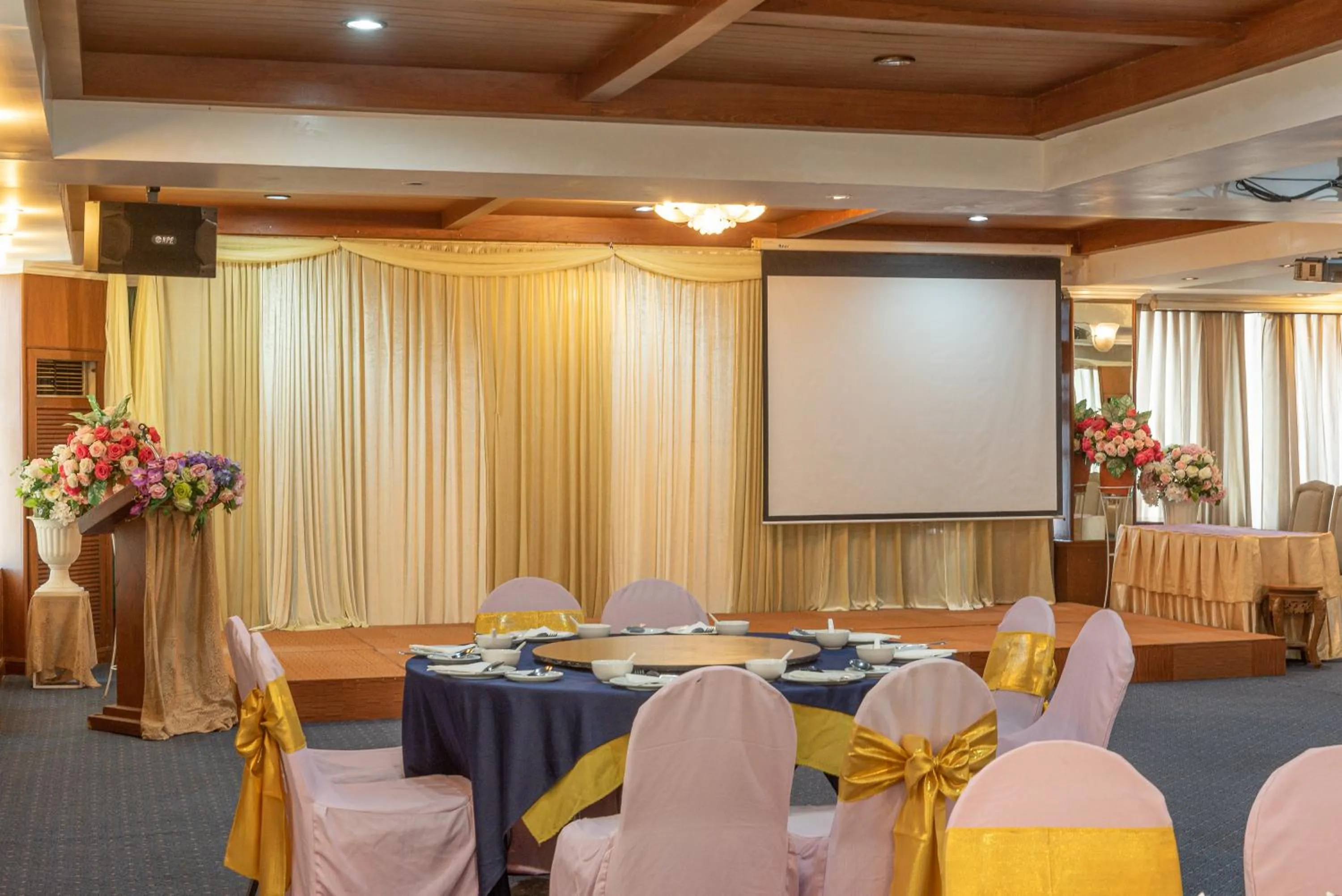 Meeting/conference room in Nonthaburi Palace Hotel