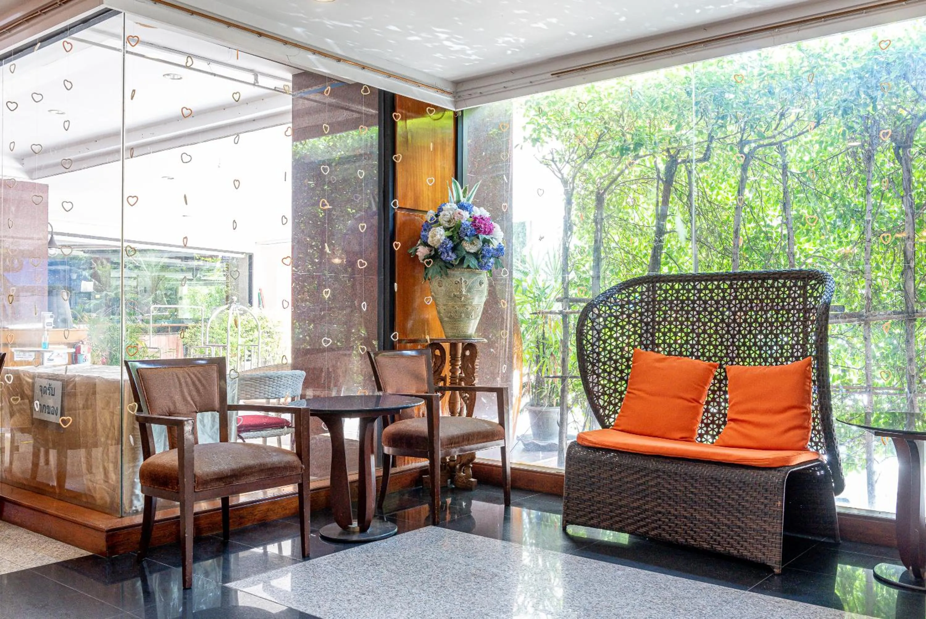 Lobby or reception in Nonthaburi Palace Hotel