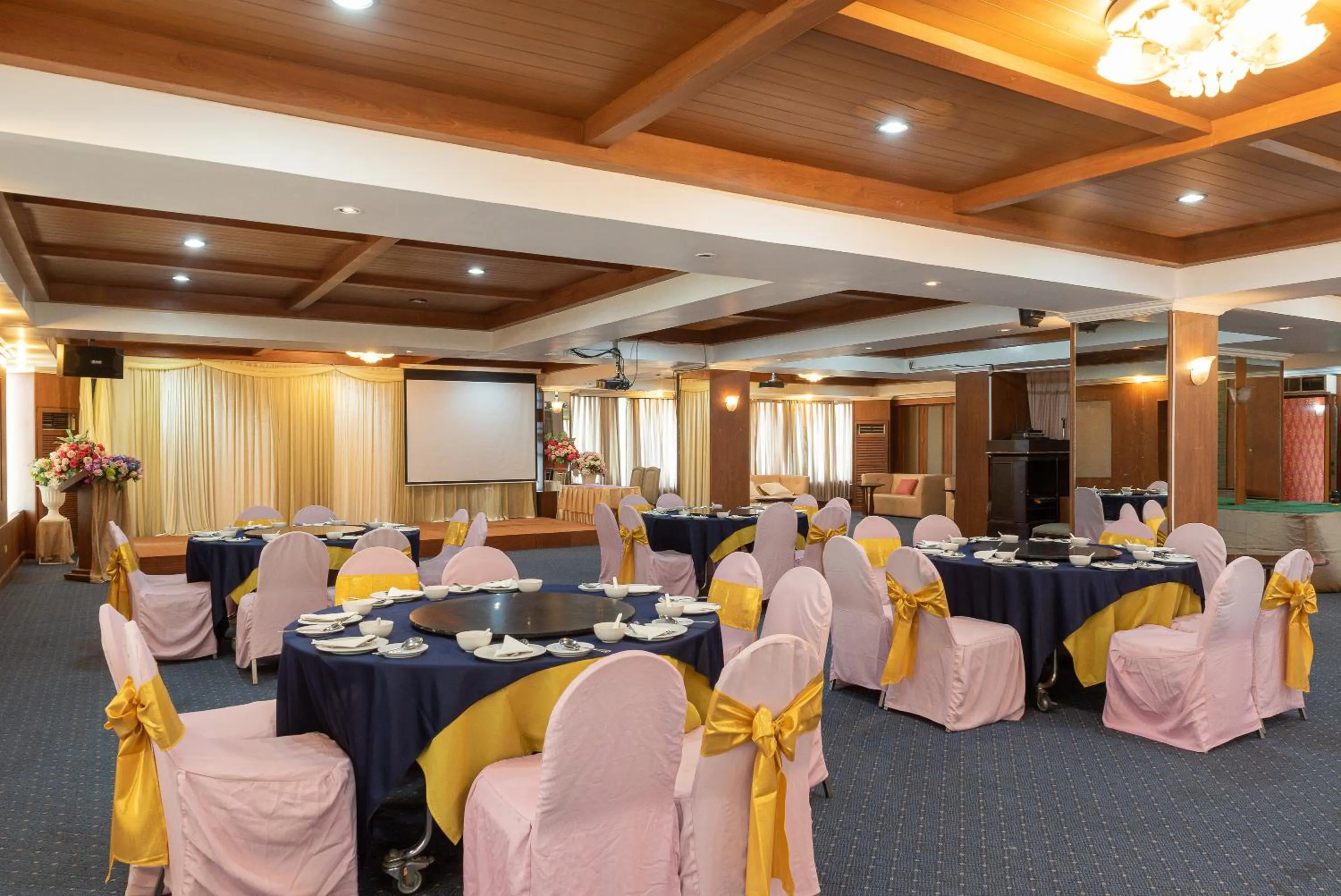 Meeting/conference room in Nonthaburi Palace Hotel