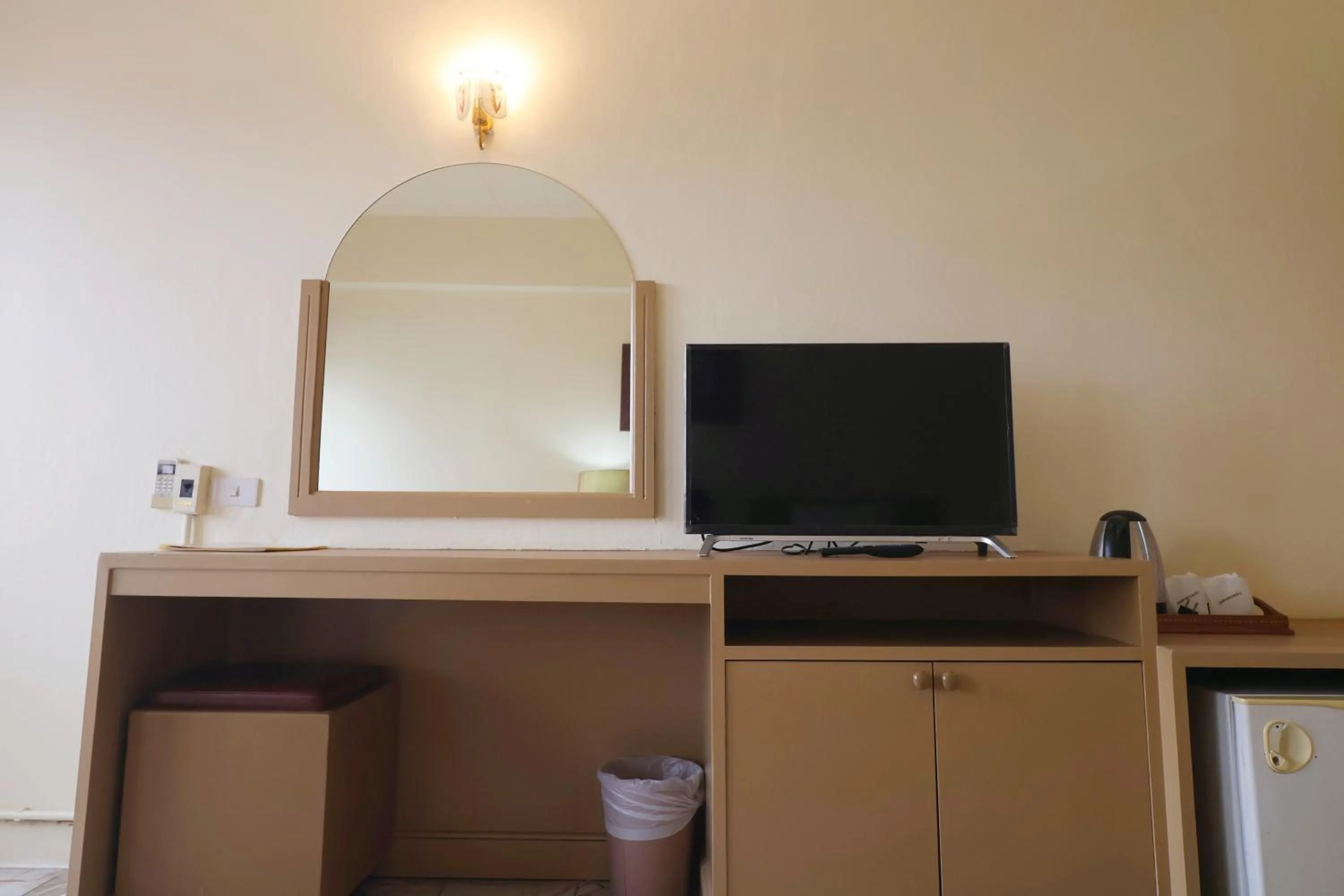 TV and multimedia in Nonthaburi Palace Hotel