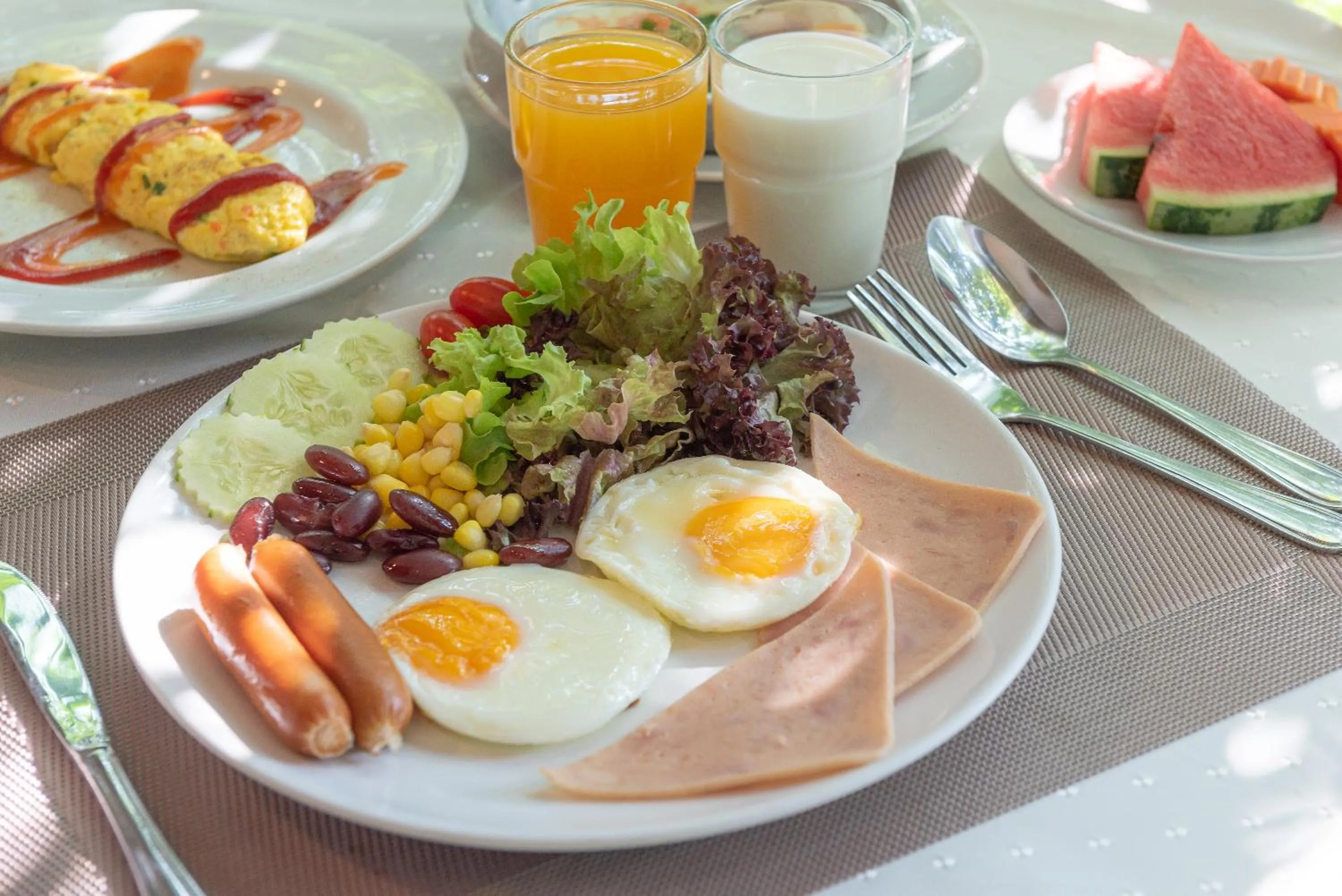 Food in Nonthaburi Palace Hotel