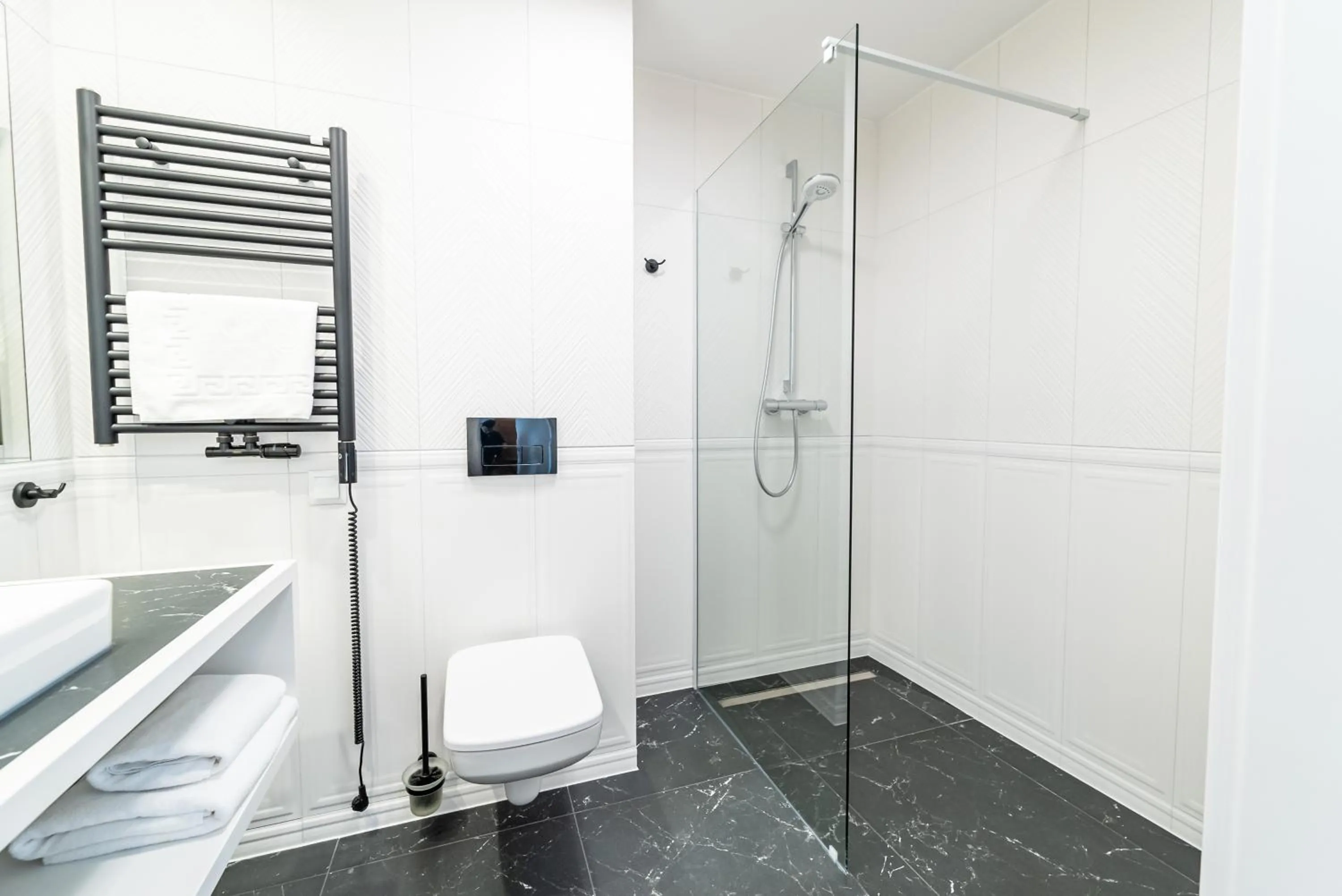 Shower in Hotel Piast