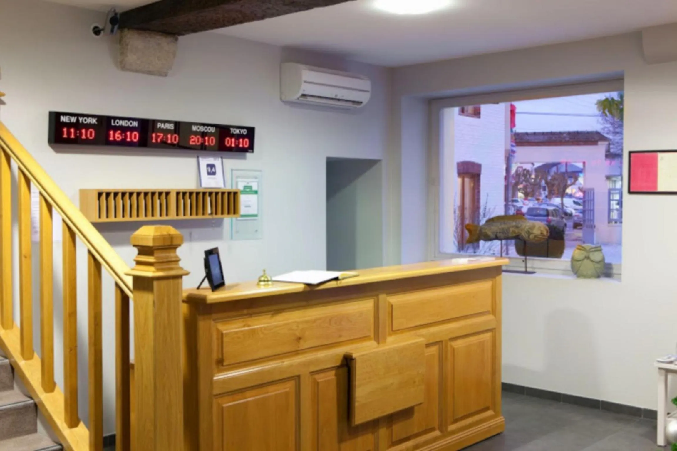 Lobby or reception in Hôtel Burgevin