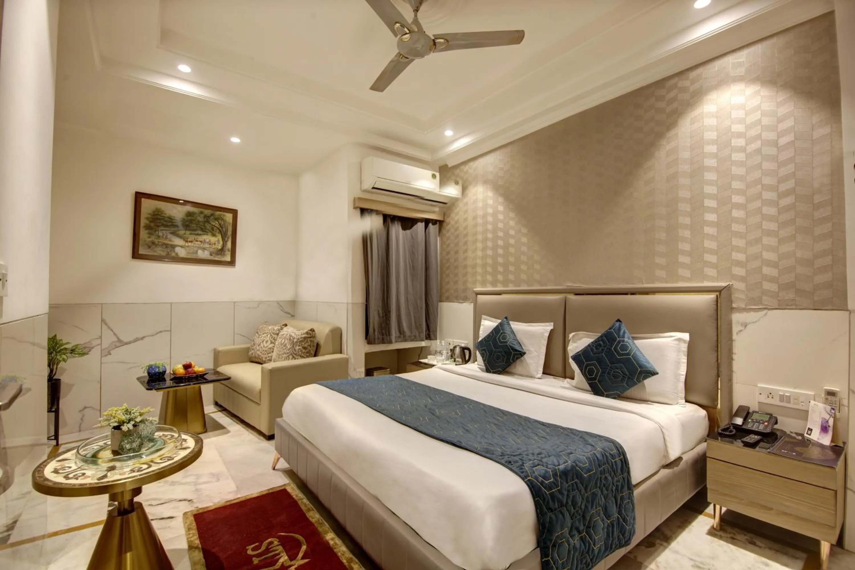 Photo of the whole room, Bed in Hotel International Inn - Near Delhi Airport