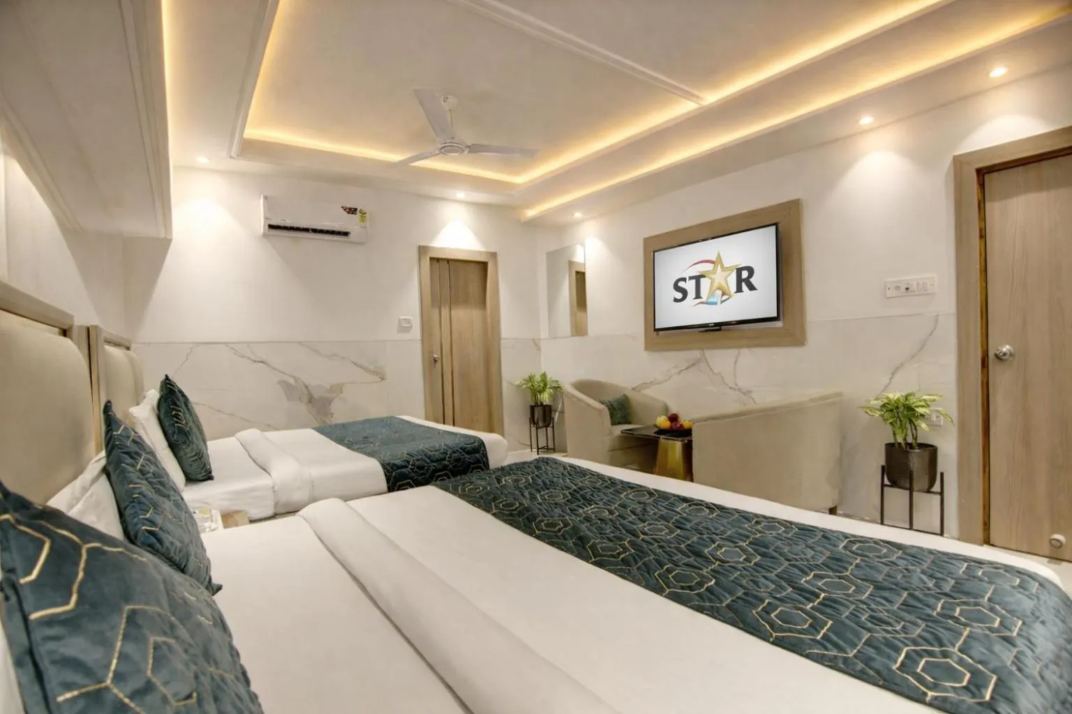 Photo of the whole room, Bed in Hotel International Inn - Near Delhi Airport