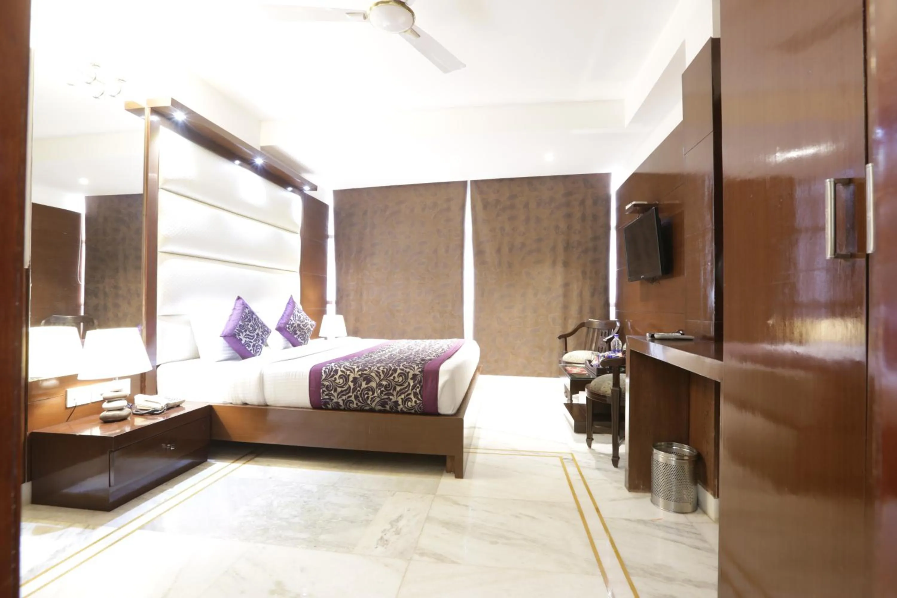 Super Deluxe Room with Airport Drop  in Hotel International Inn - Near Delhi Airport