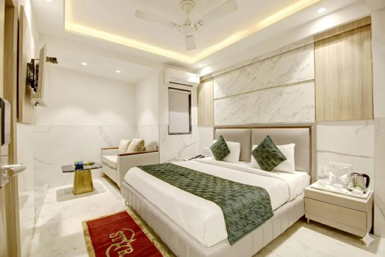 Bedroom, Bed in Hotel International Inn - Near Delhi Airport