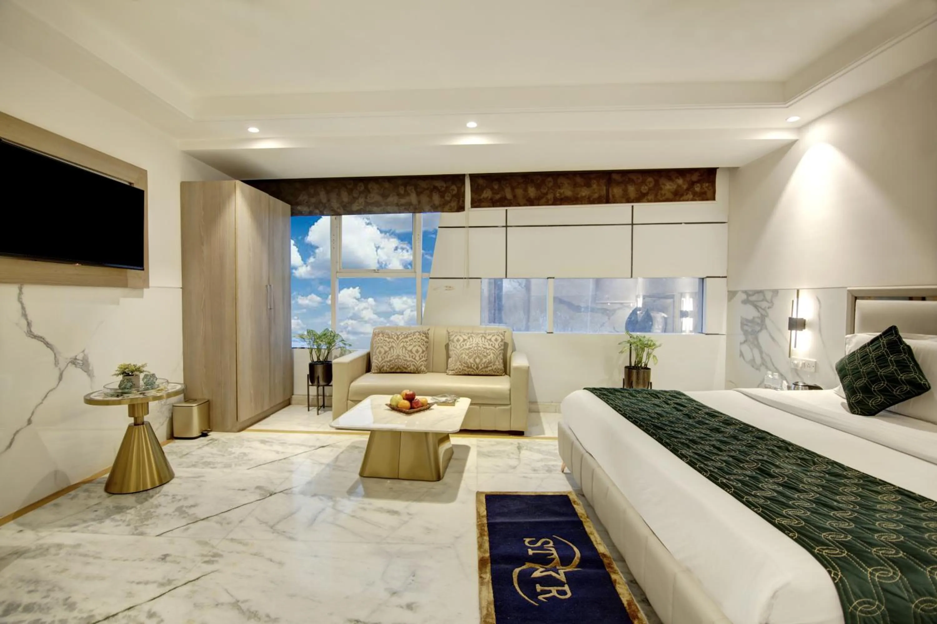 Photo of the whole room, Bed in Hotel International Inn - Near Delhi Airport