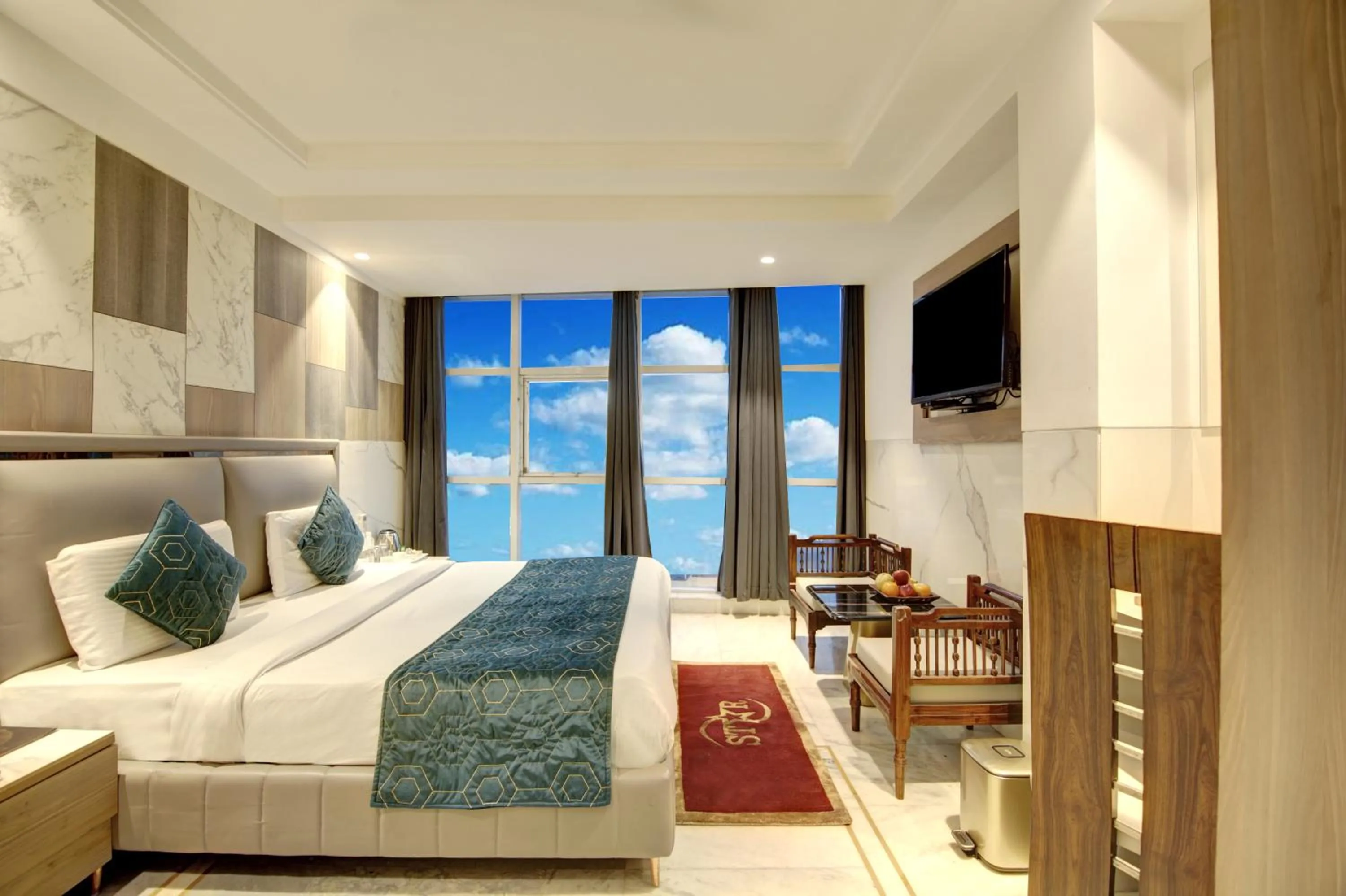 Photo of the whole room, Bed in Hotel International Inn - Near Delhi Airport