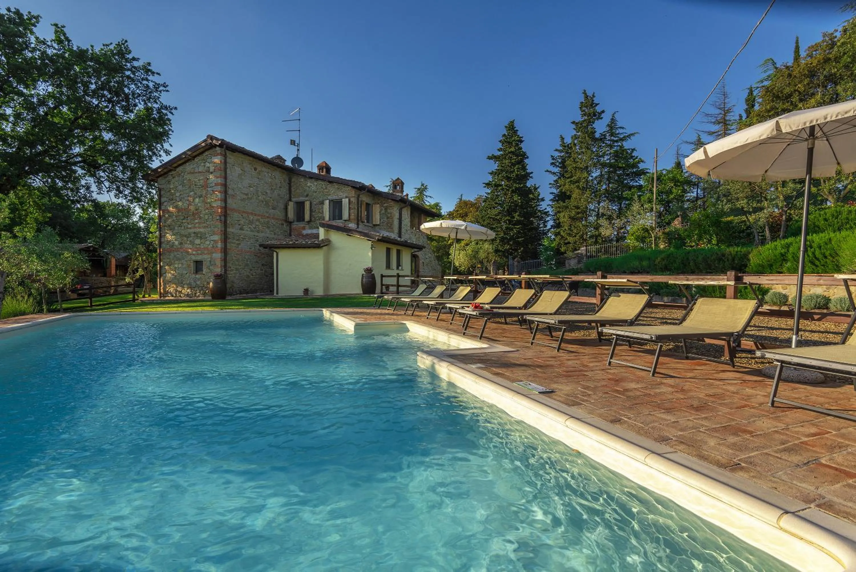 Swimming pool in B&B Country House Poggio Del Drago