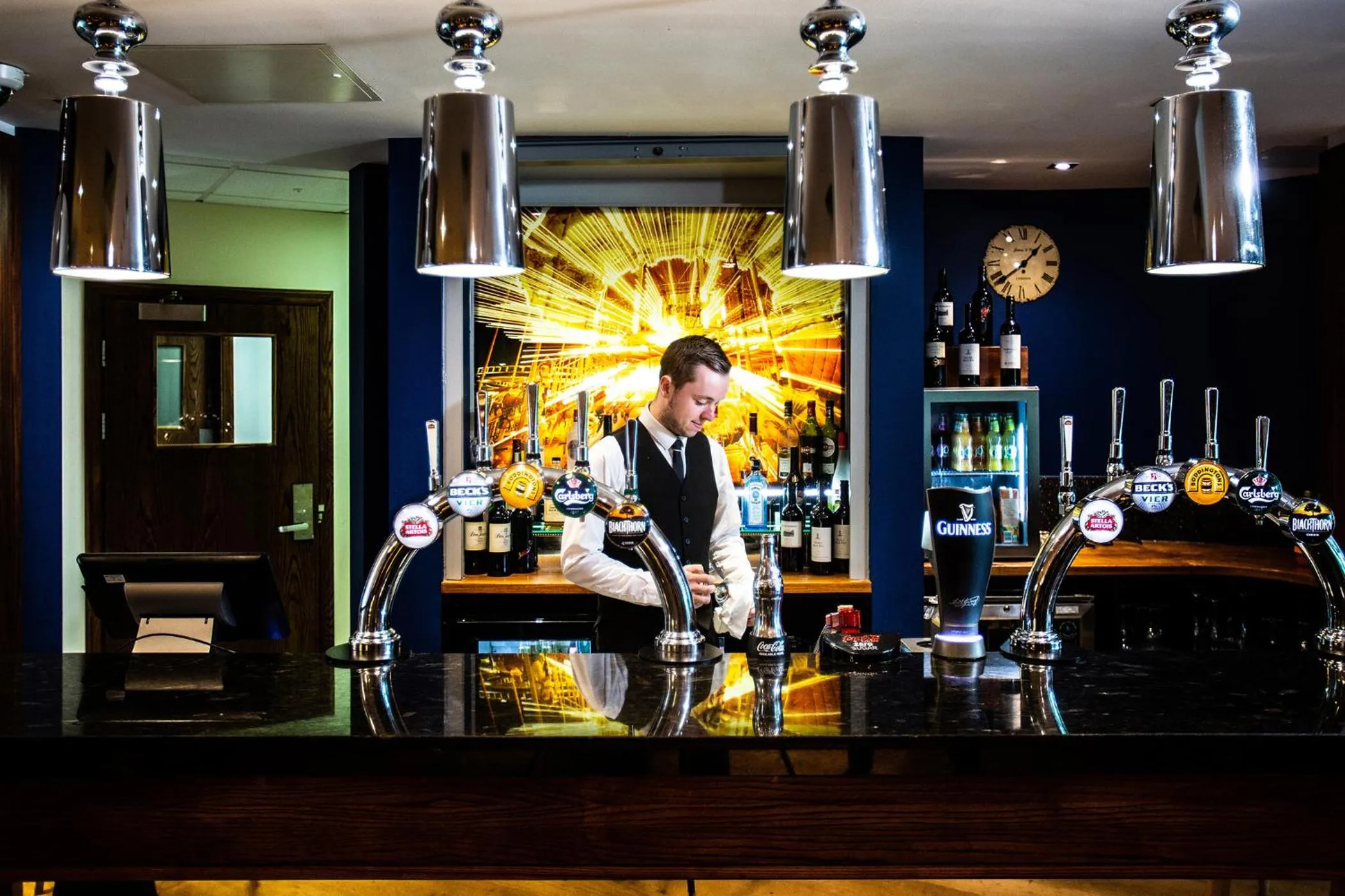 Restaurant/places to eat in Drayton Manor Hotel