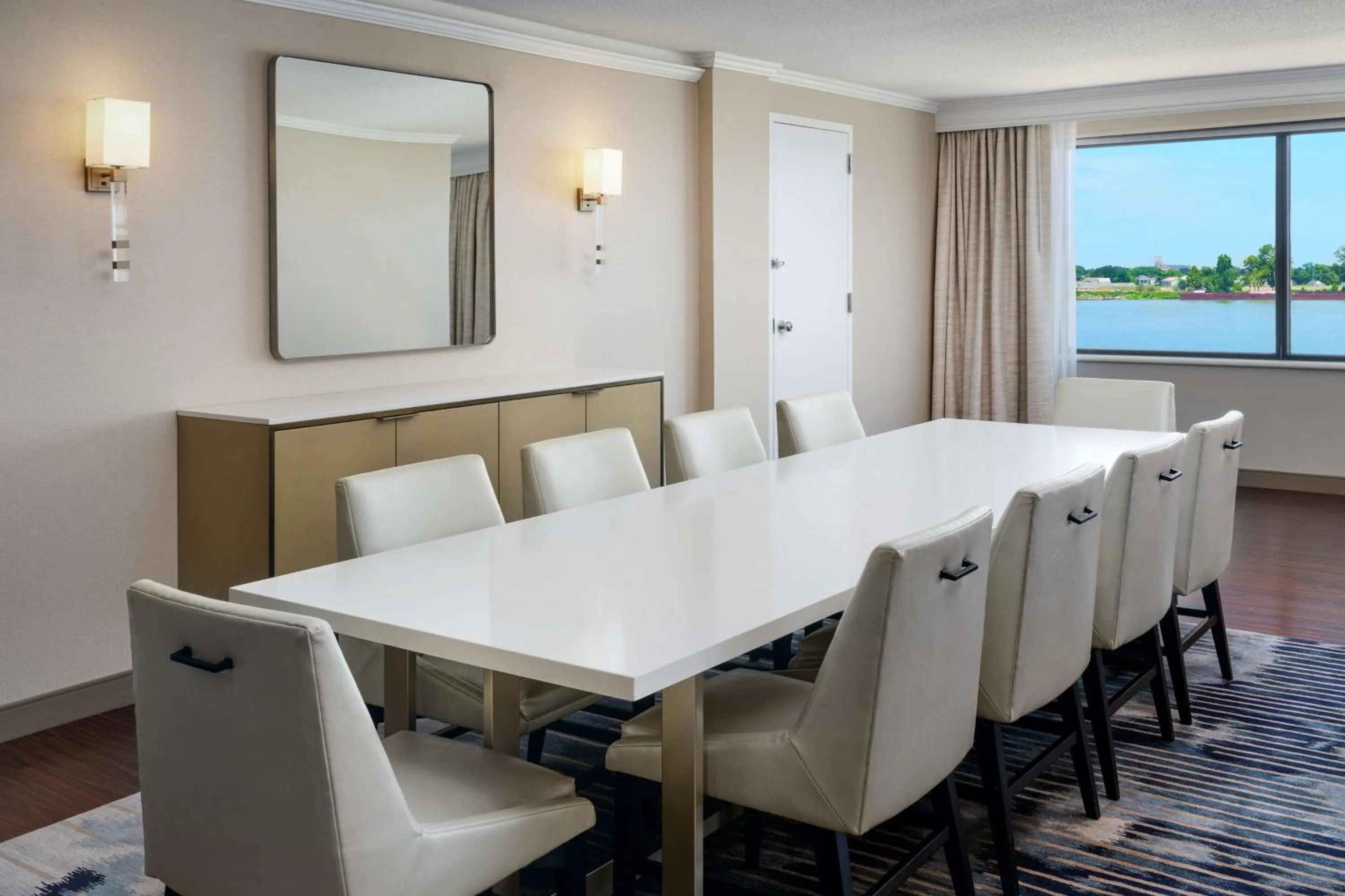 Living room in Hilton New Orleans Riverside