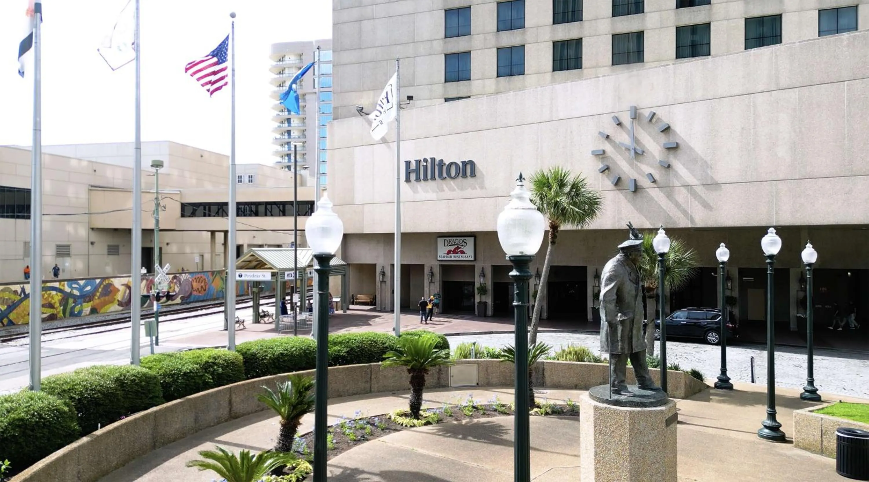 Property building in Hilton New Orleans Riverside