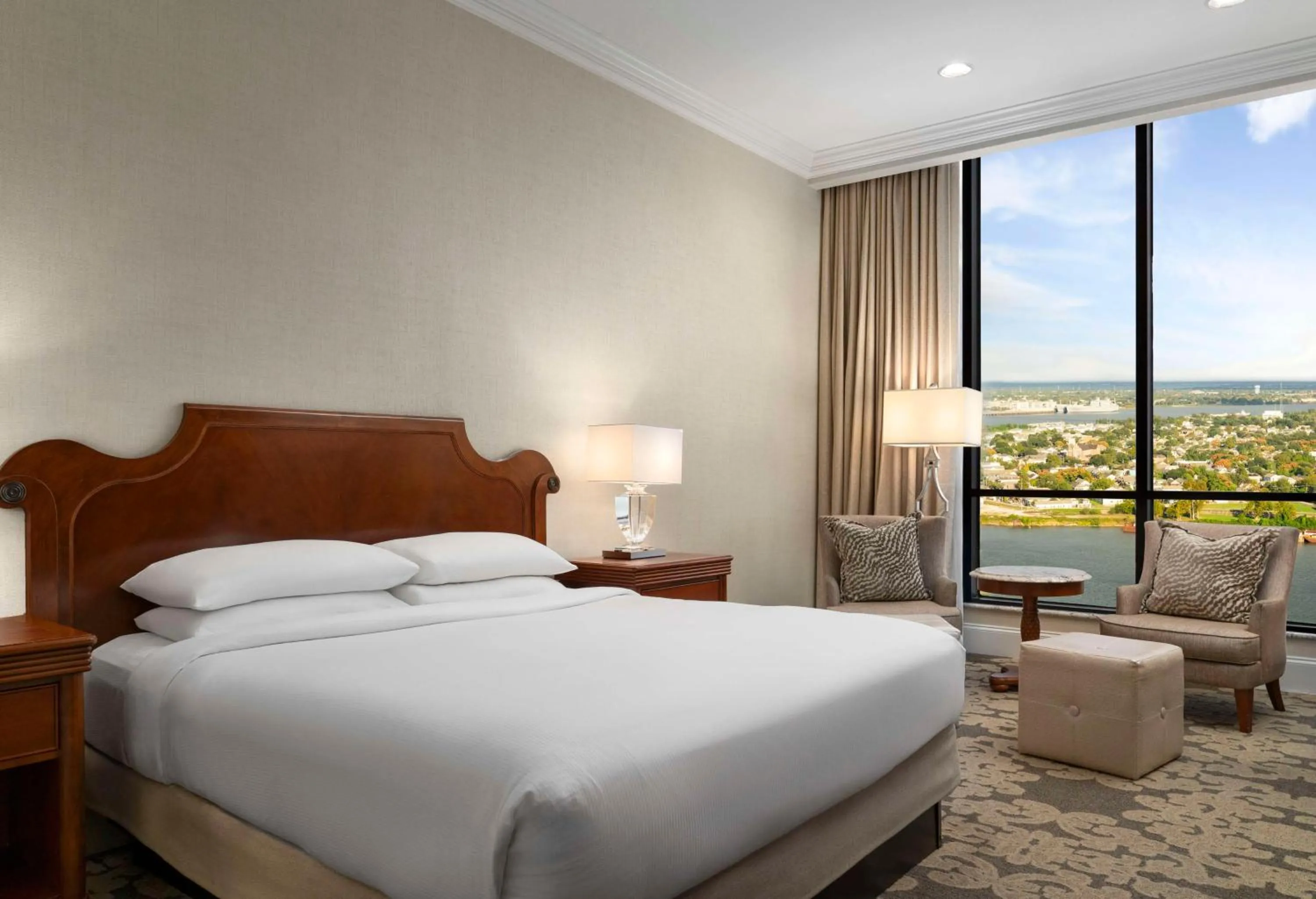 Bed in Hilton New Orleans Riverside