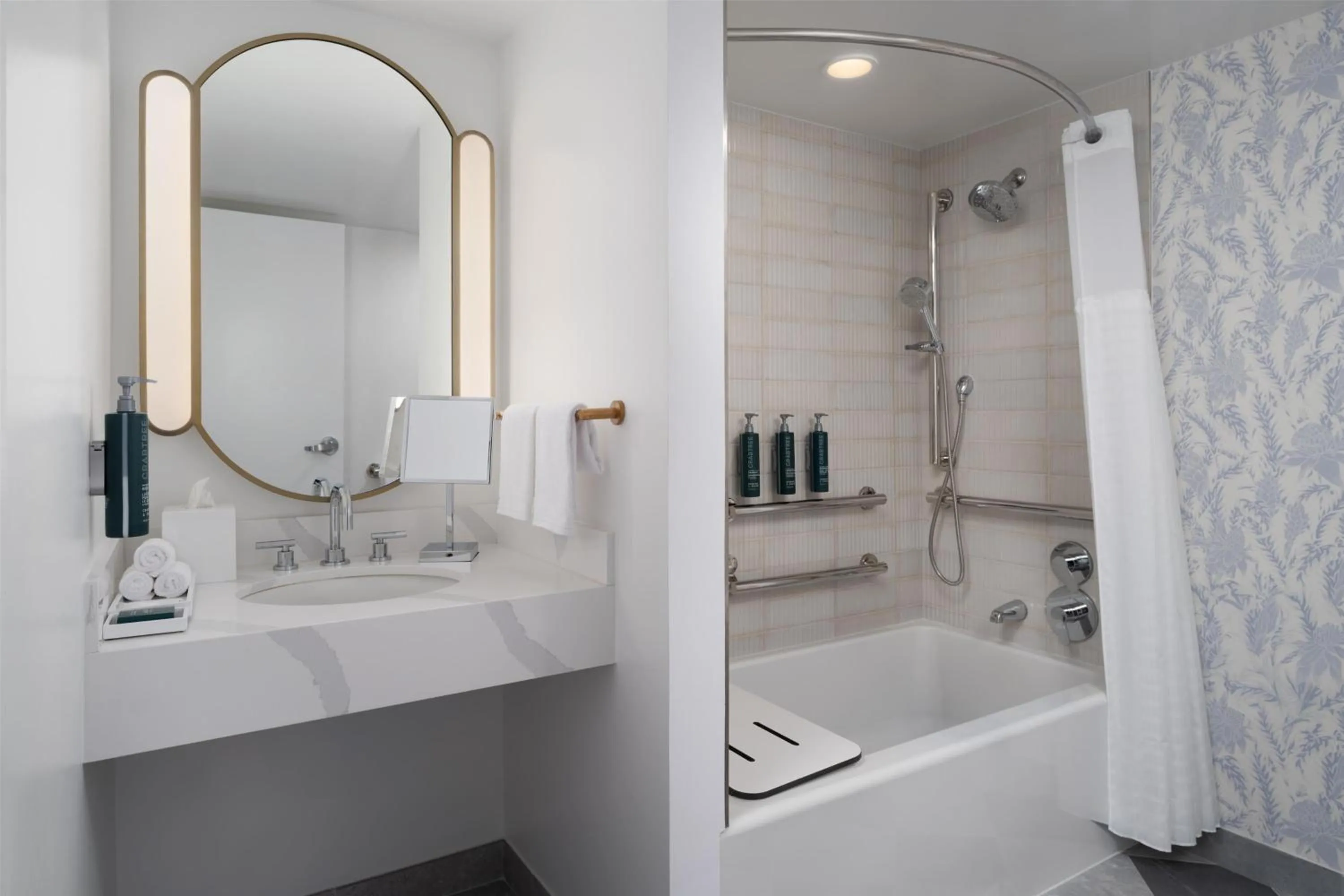 Bathroom in Hilton New Orleans Riverside