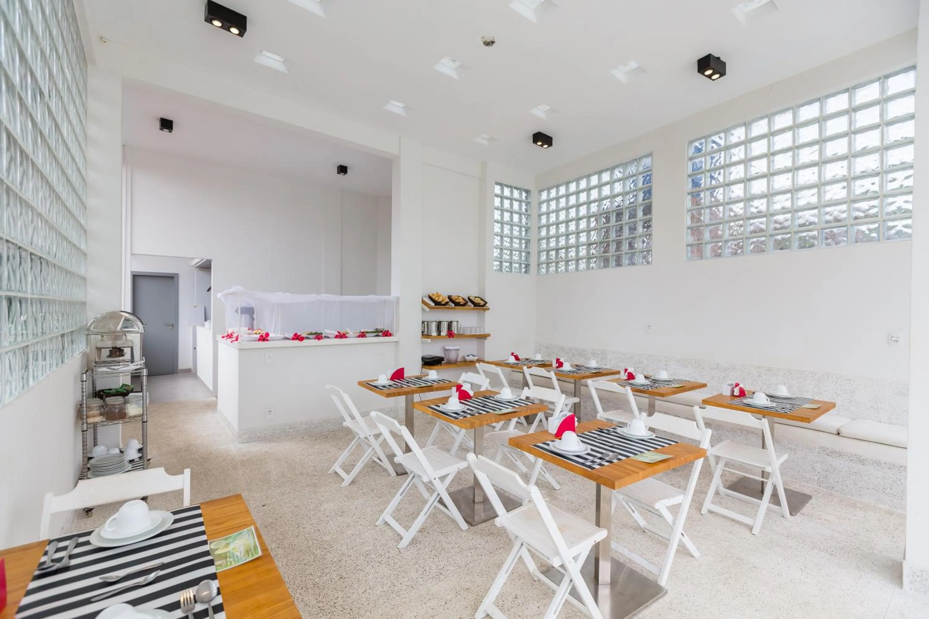 Restaurant/places to eat in Villa Amado