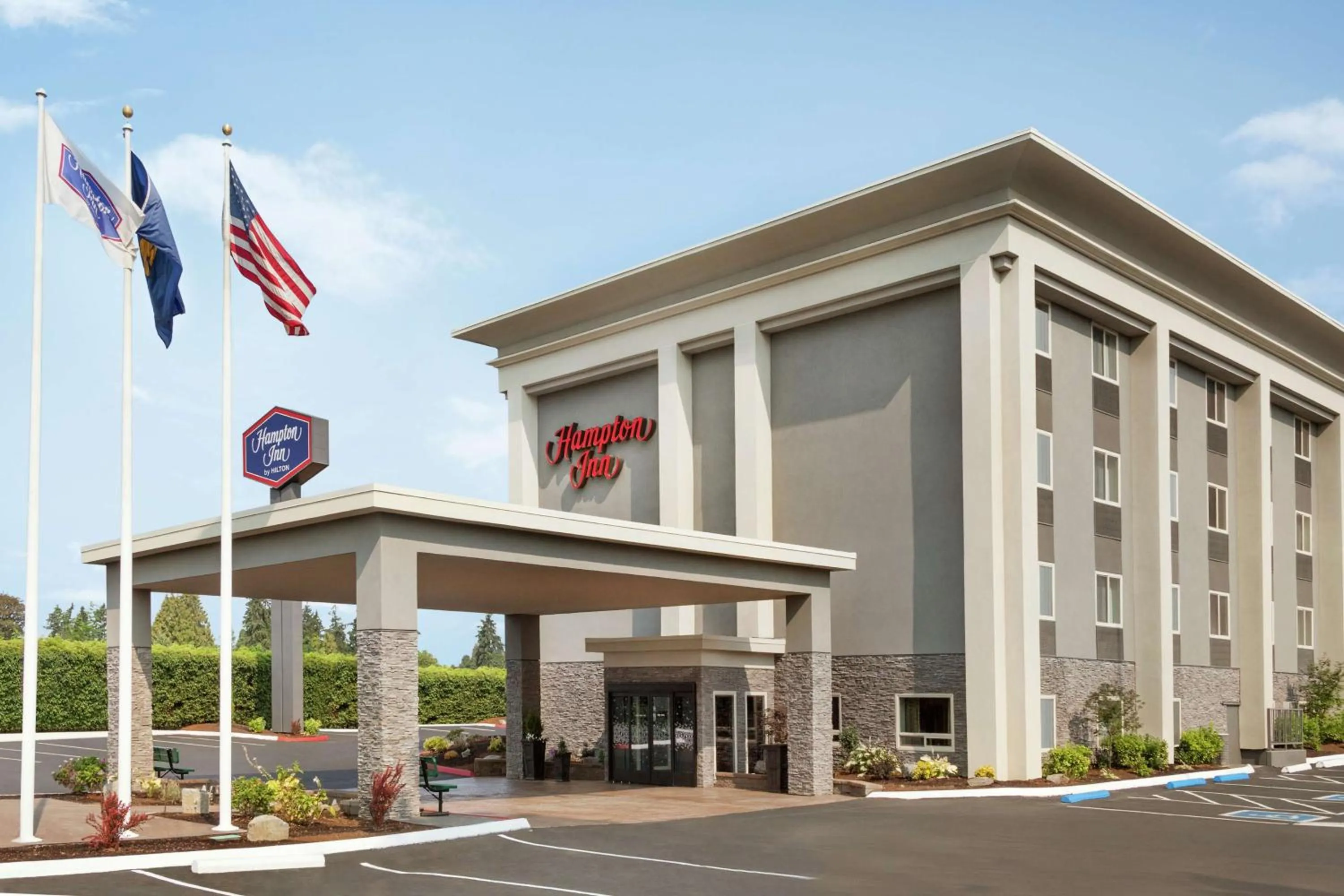 Property building in Hampton Inn - Portland/Clackamas