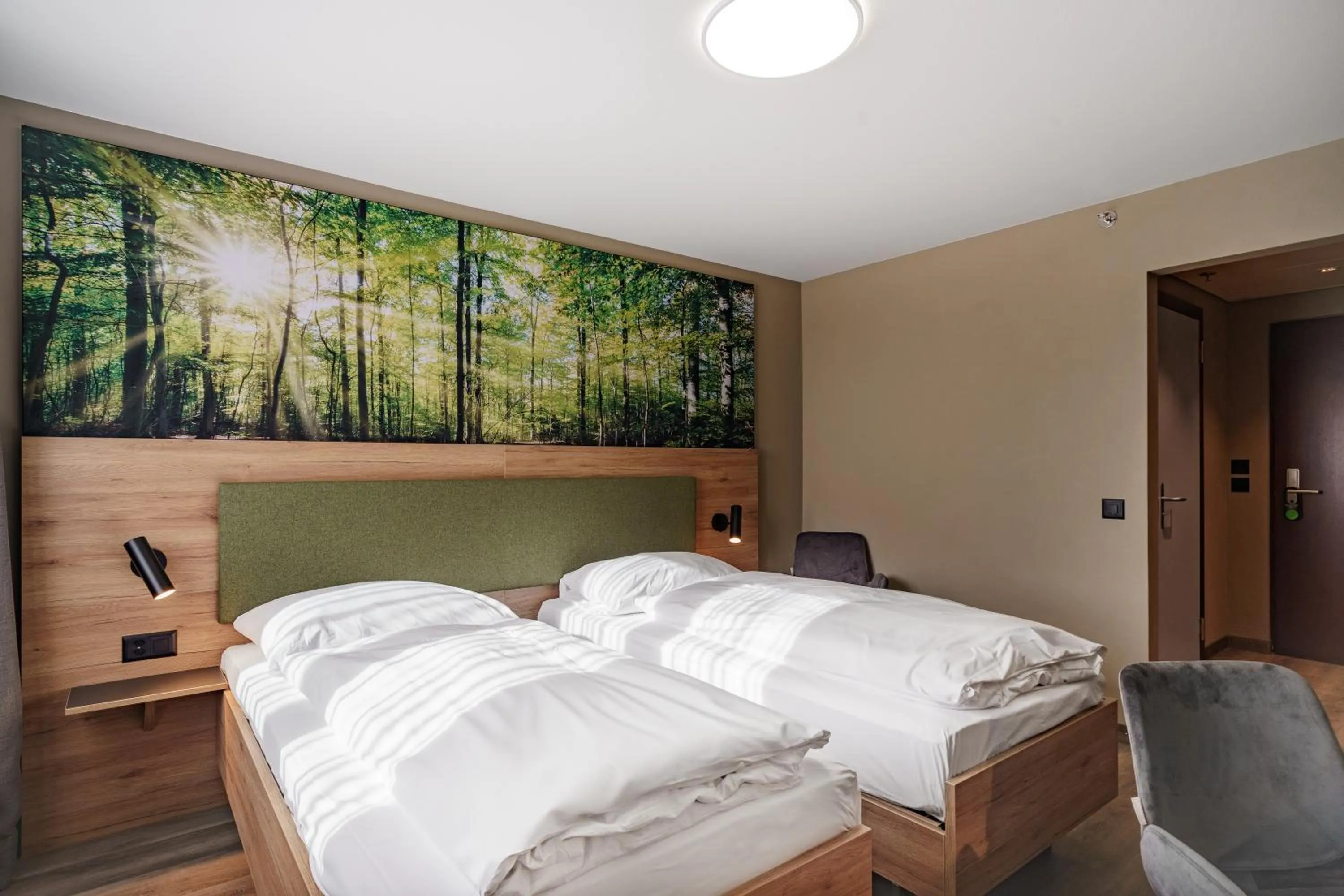 Bed in Hotel Linde - 24h Self Check-in