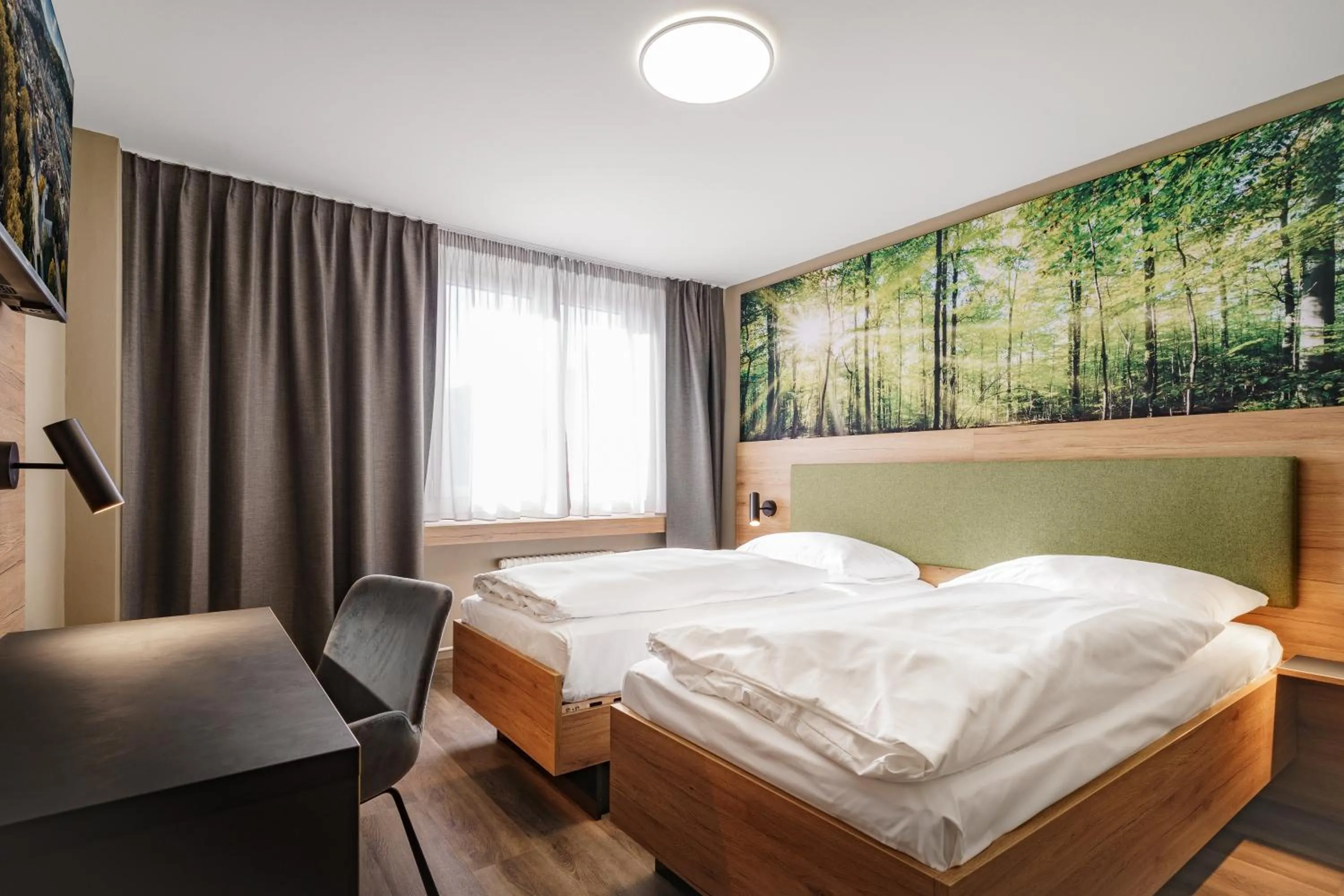 Bed in Hotel Linde - 24h Self Check-in