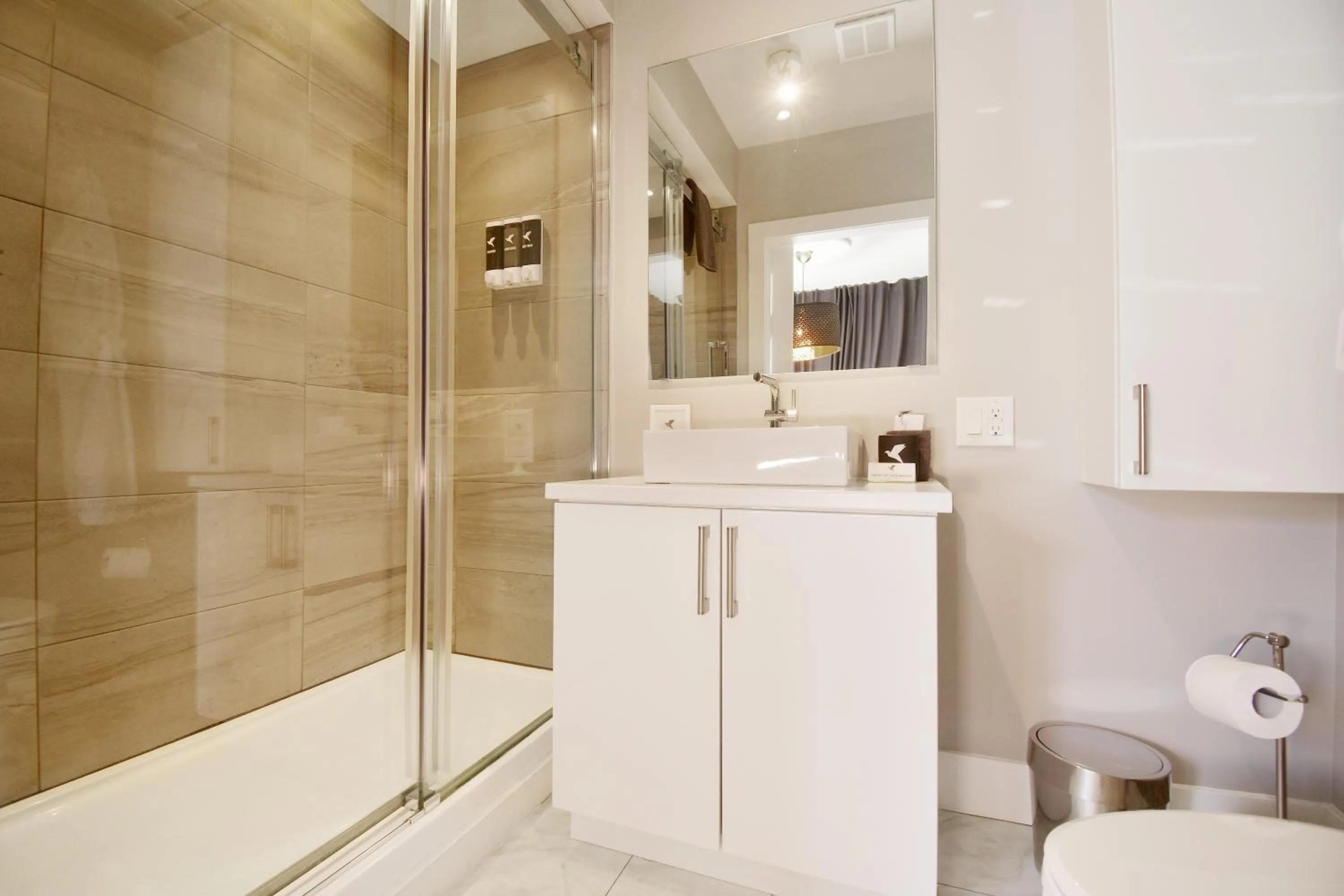 Shower in Capitol Robinson by Bower Boutique Hotels