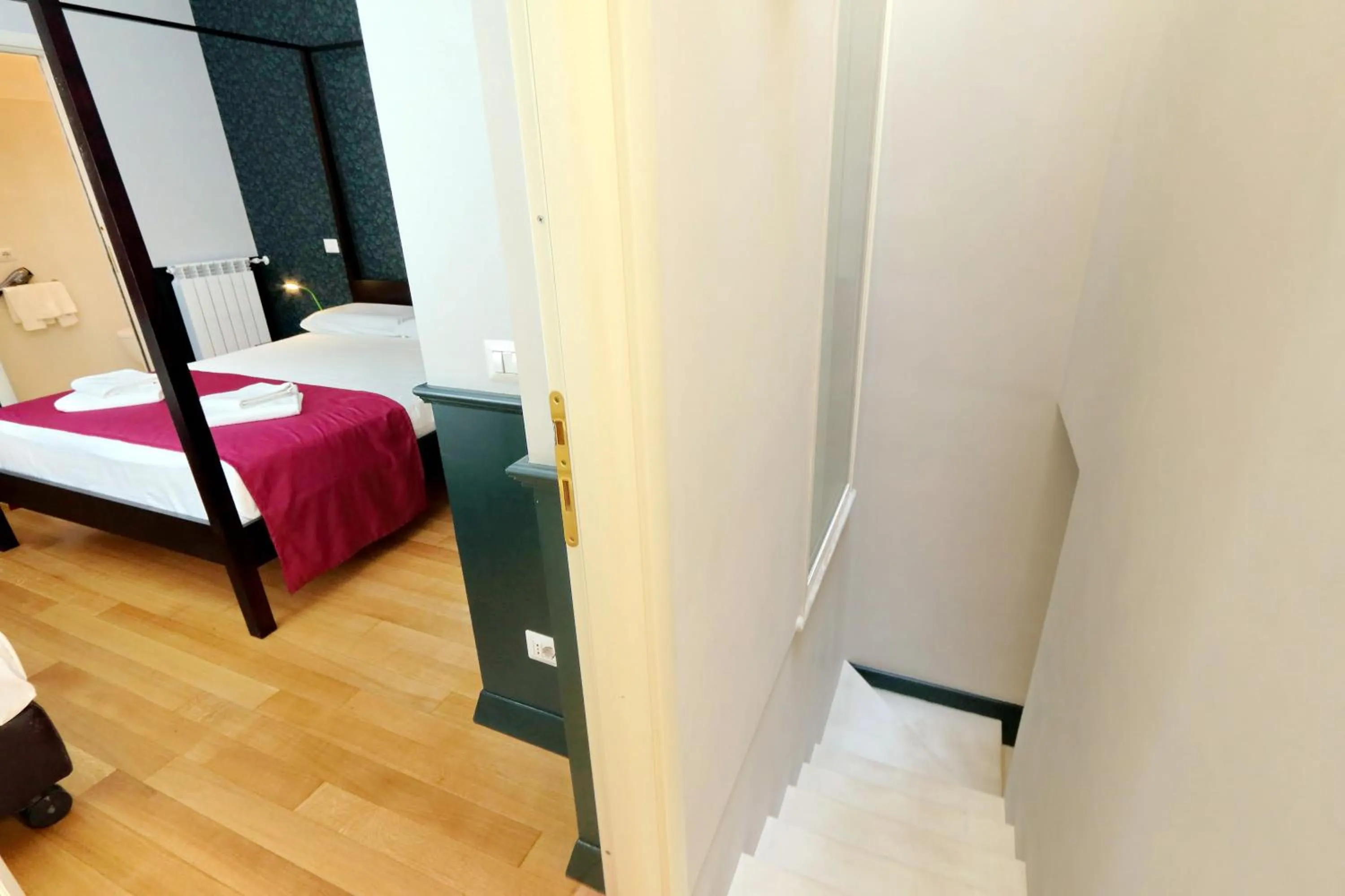 Photo of the whole room, Bed in Relais Vittoria Colonna