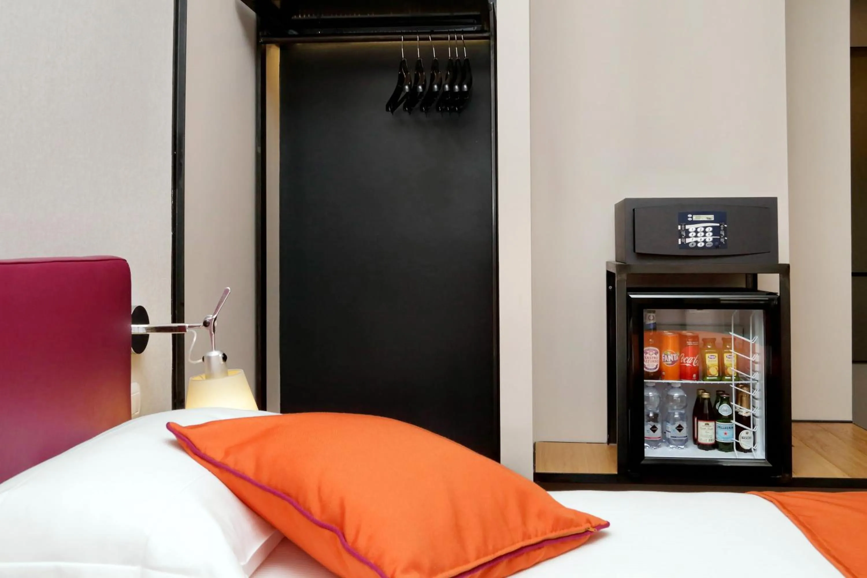 Decorative detail, Bed in Relais Vittoria Colonna