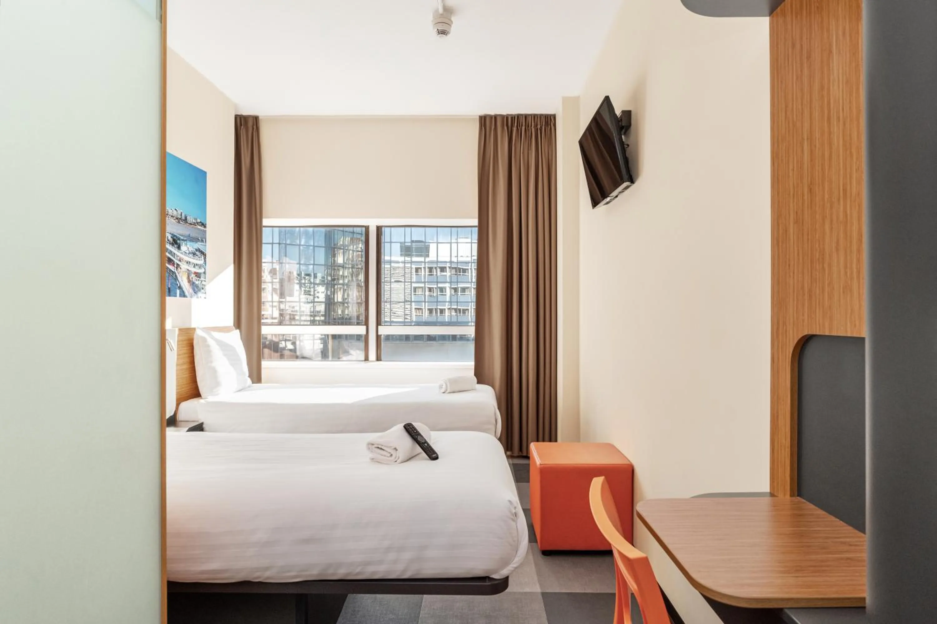 Photo of the whole room, Bed in easyHotel The Hague Scheveningen Beach