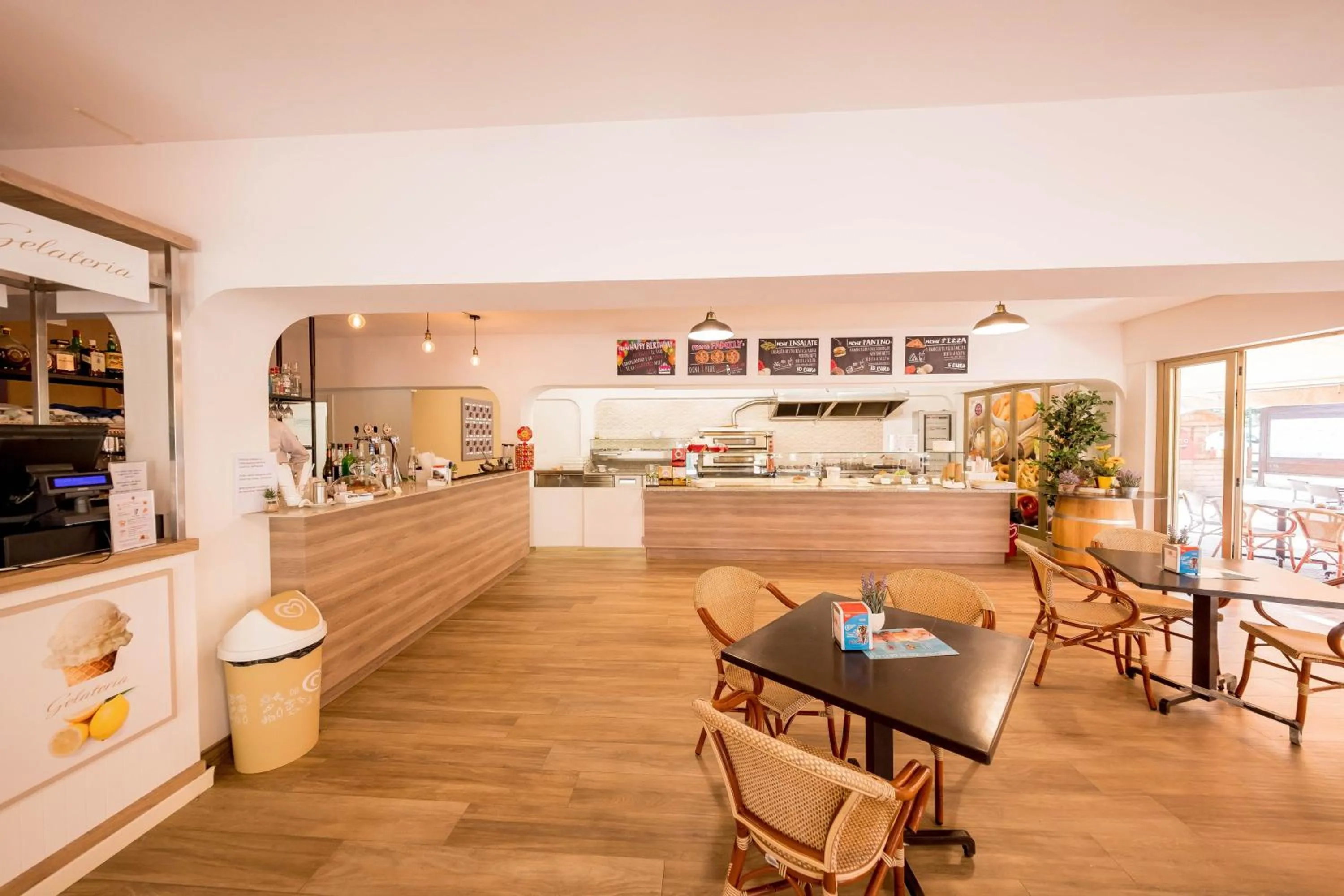 Restaurant/places to eat in Golfo del Sole Hotel